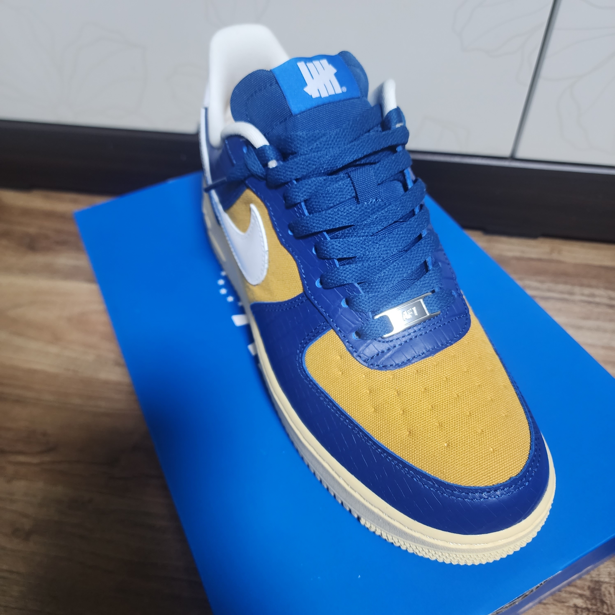 Nike x Undefeated Air Force 1 Low SP 5 On It Court Blue 착용 스타일 - 4