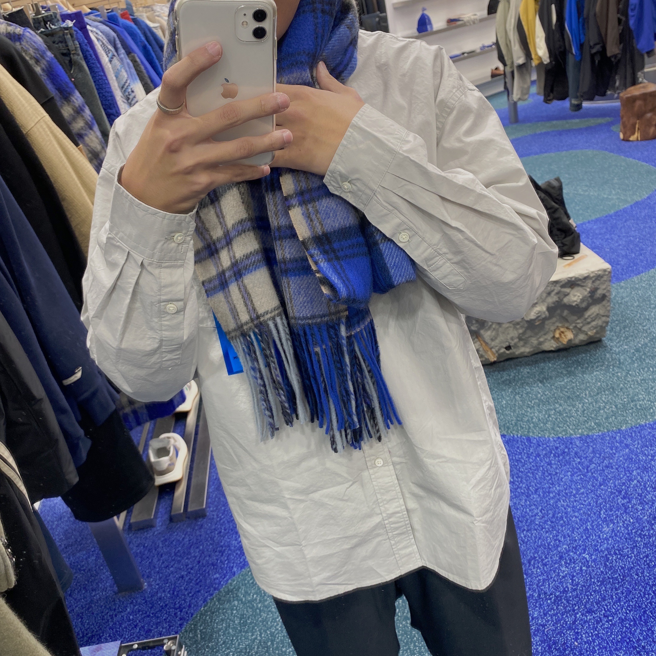 Ader Error Revint Plaid Muffler Z-Blue 착용 스타일