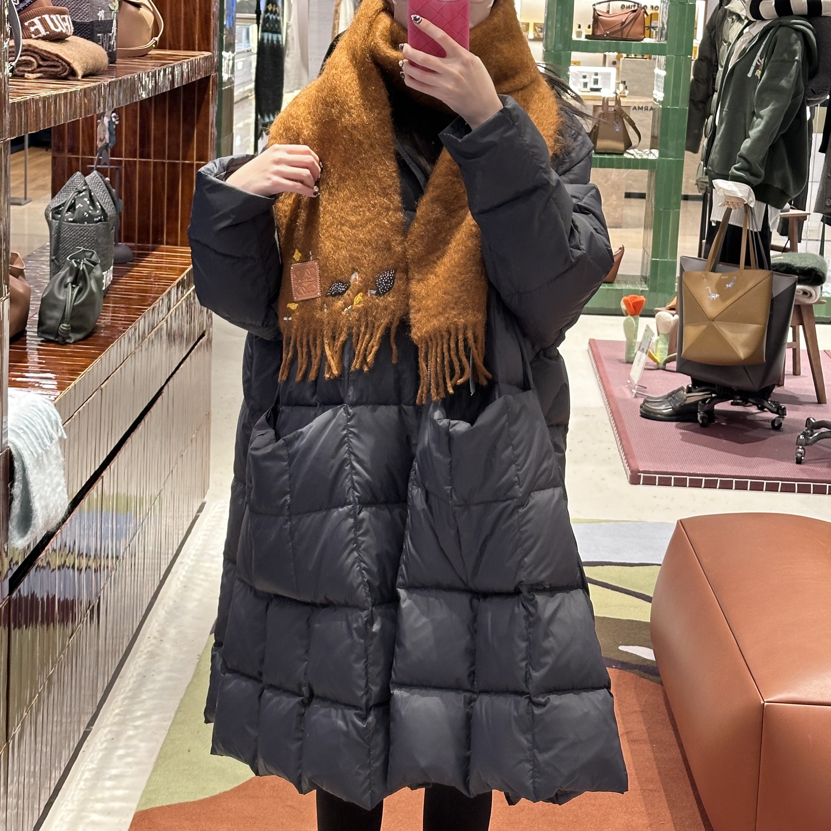 (W) Ienki Ienki Pyramide Jacket Soft Black 착용 스타일 - 2
