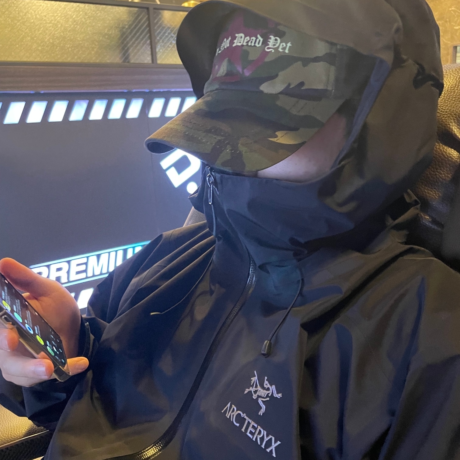 Arc'teryx Beta LT Jacket Black 착용 스타일