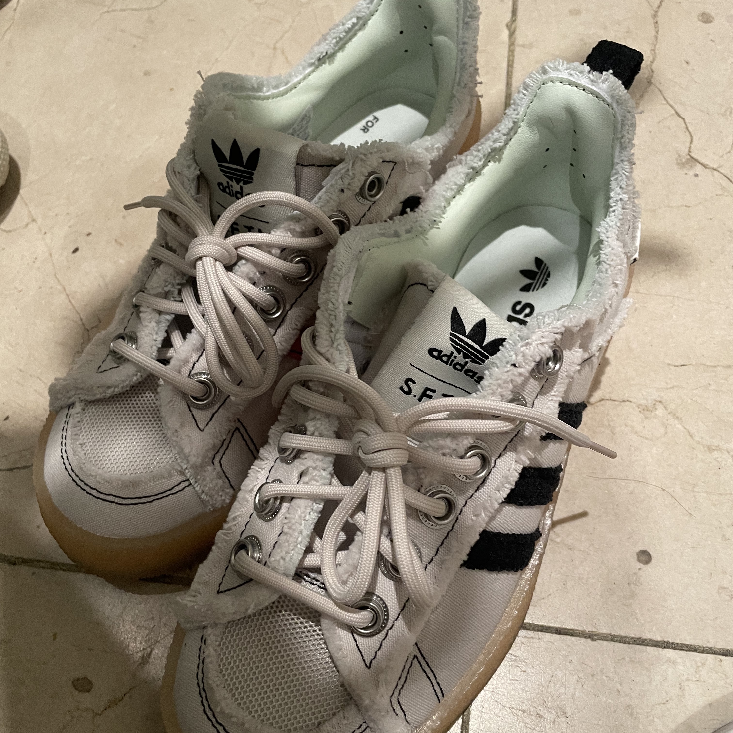 Adidas x Song for the Mute Campus 80s Bliss Core Black 착용 스타일