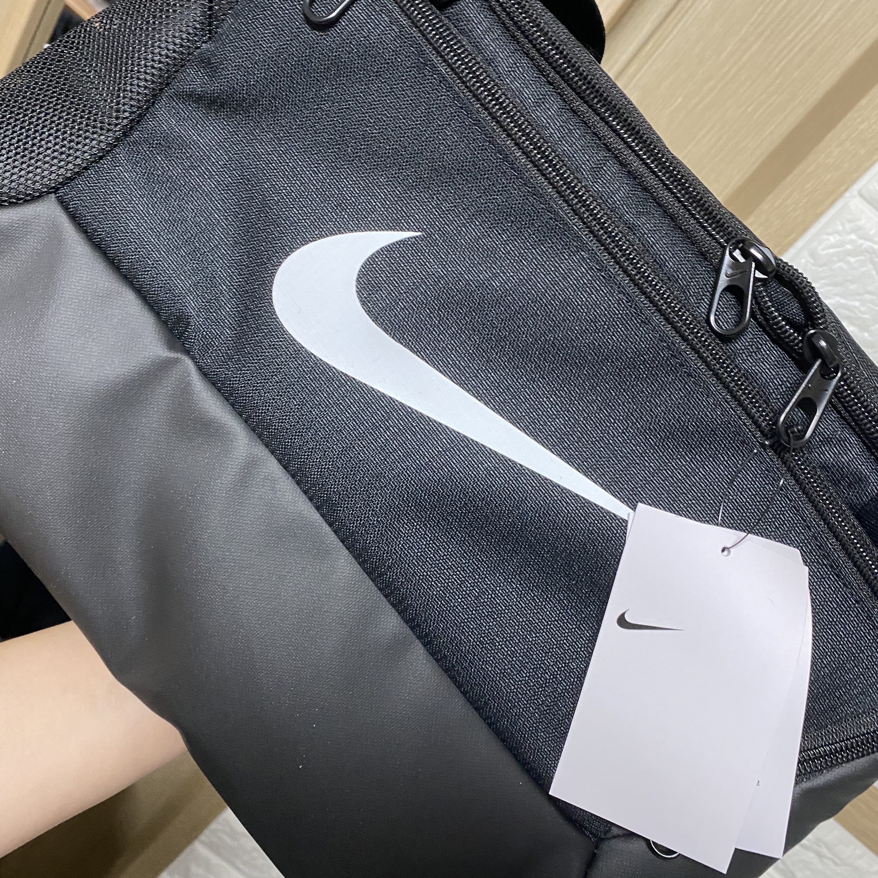 Nike Brasilia 9.5 Training Duffle Bag Extra Small 25L Black 착용 스타일