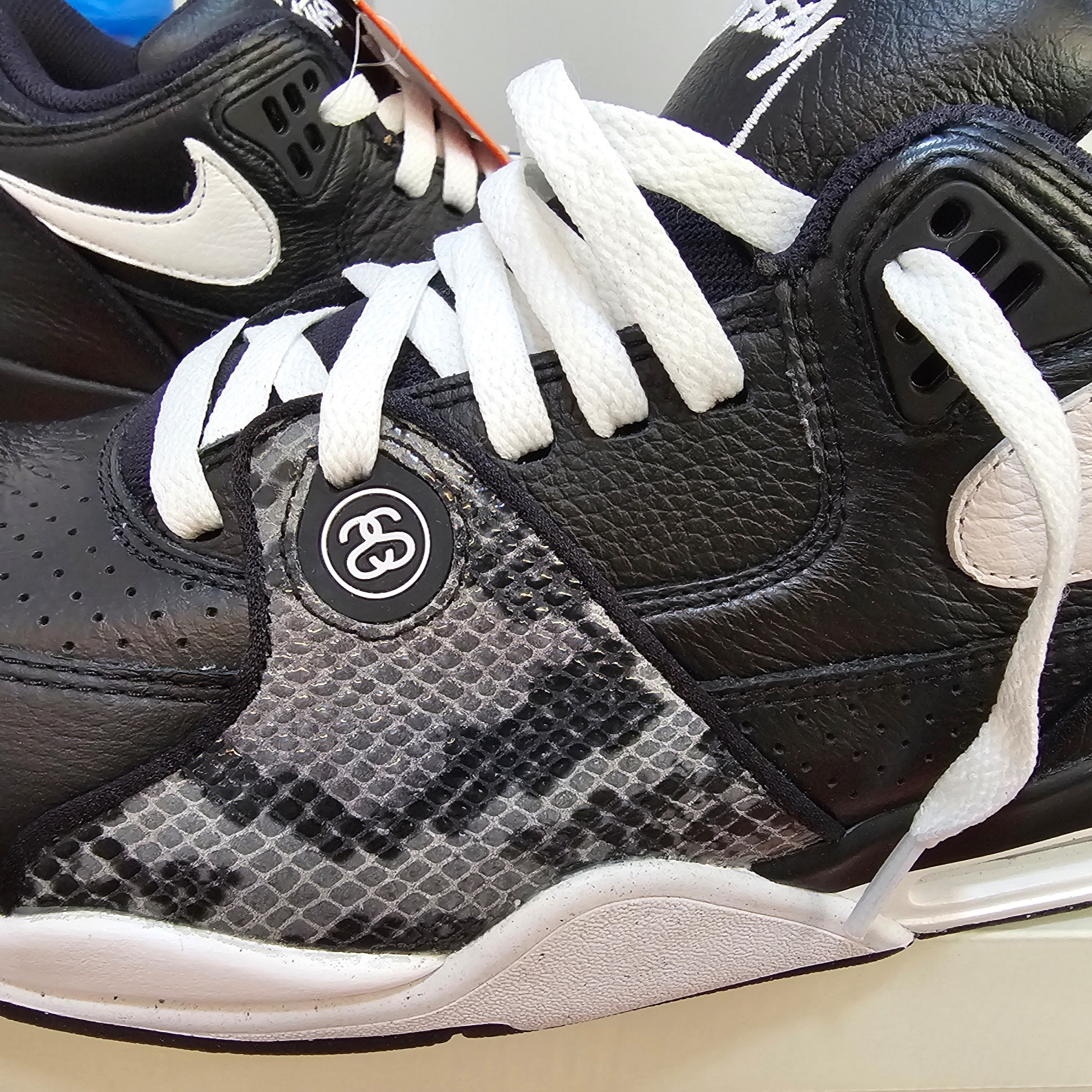 Nike x Stussy Air Flight 89 Low Black White 착용 스타일 - 3