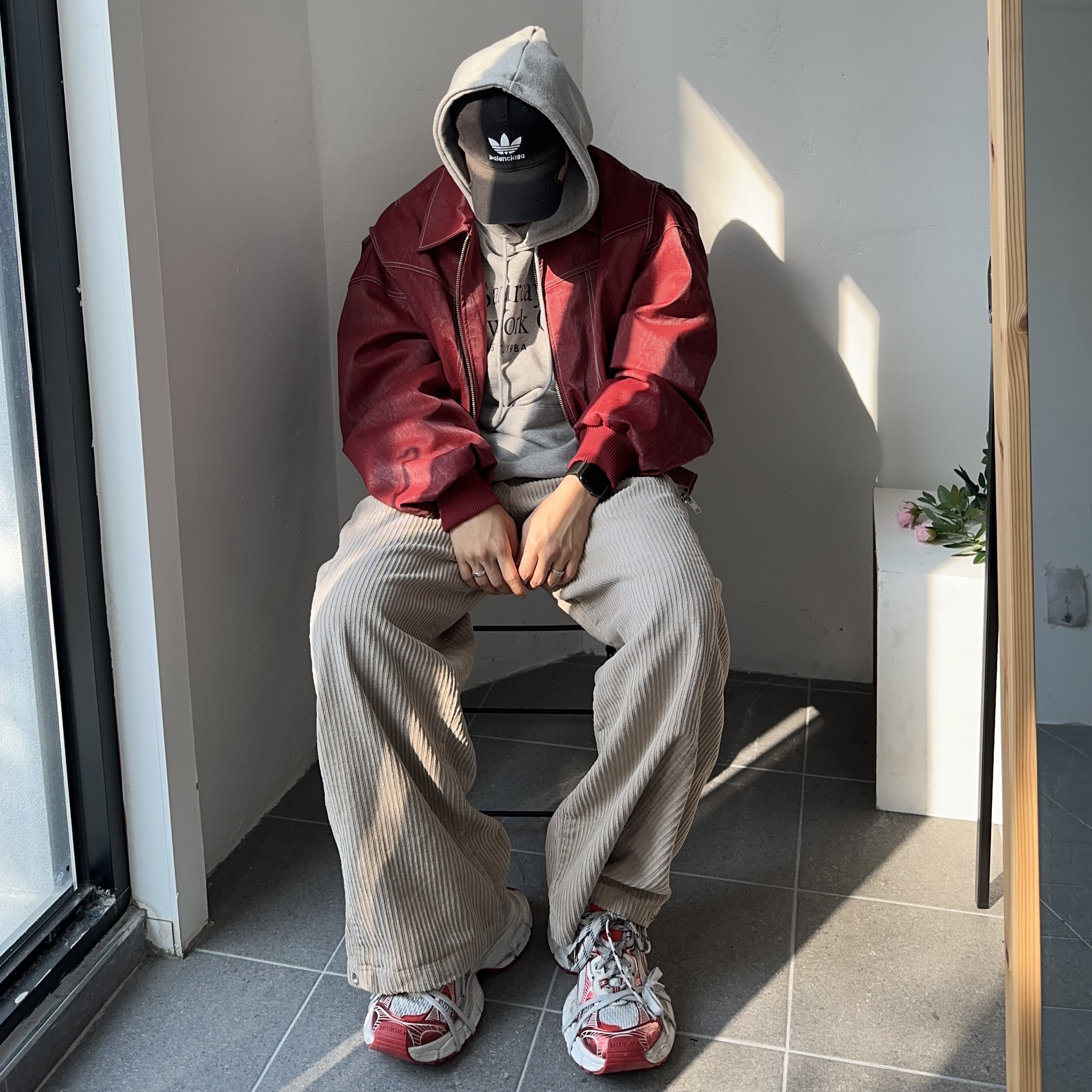 Balenciaga 3XL Sneakers White Red, Balenciaga x Adidas Cap Black 착용 스타일