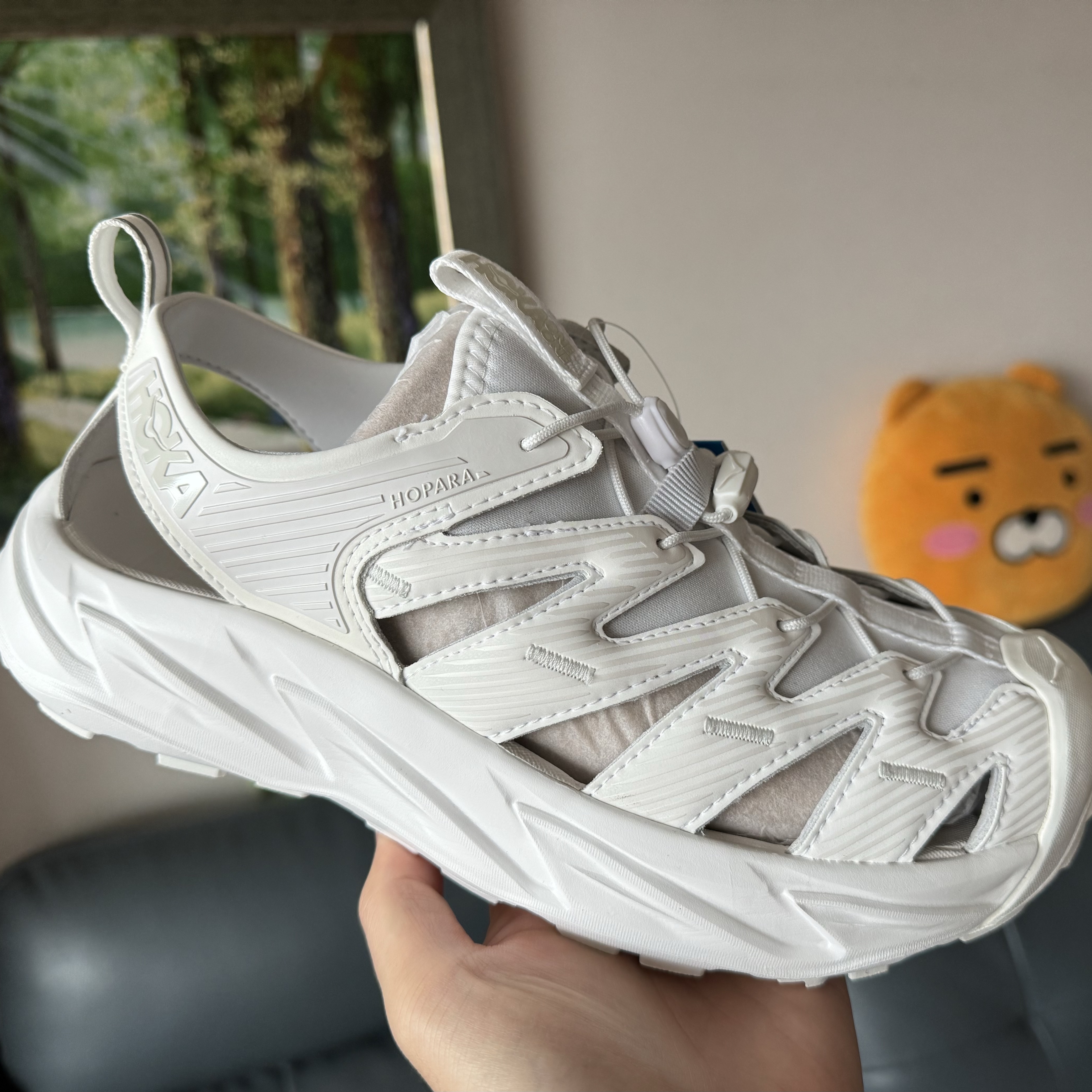Hoka Hopara White 착용 스타일