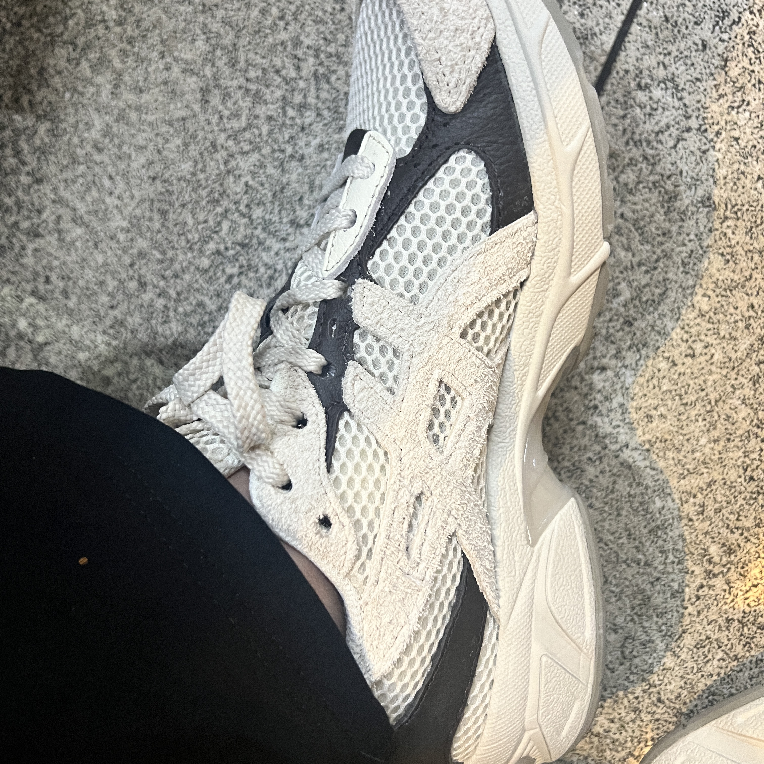 Asics x Hal Studios Gel-1130 MK-III Glacier 착용 스타일 - 2