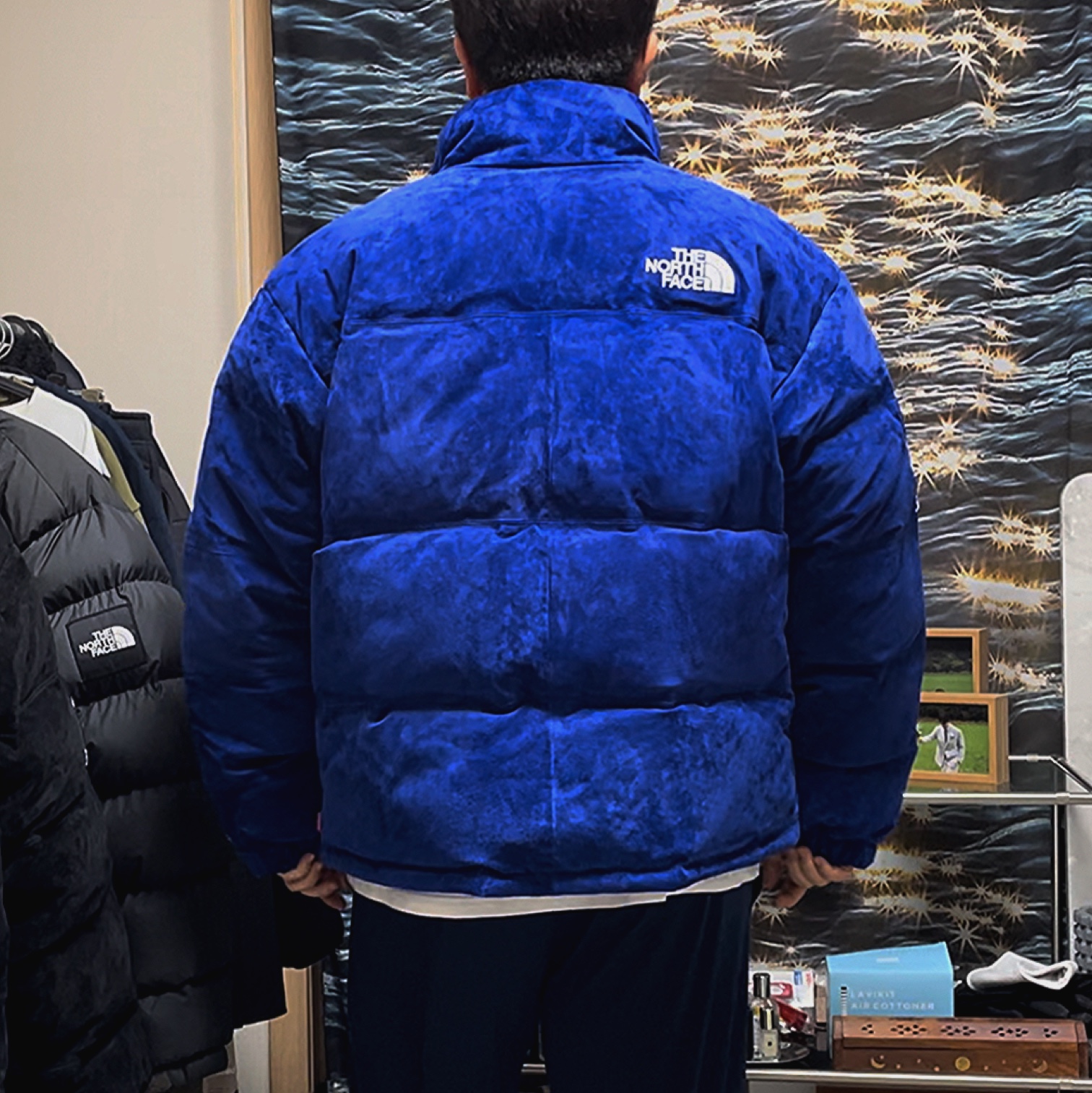 Supreme x The North Face Suede Nuptse Jacket Blue - 23FW 착용 스타일 - 2