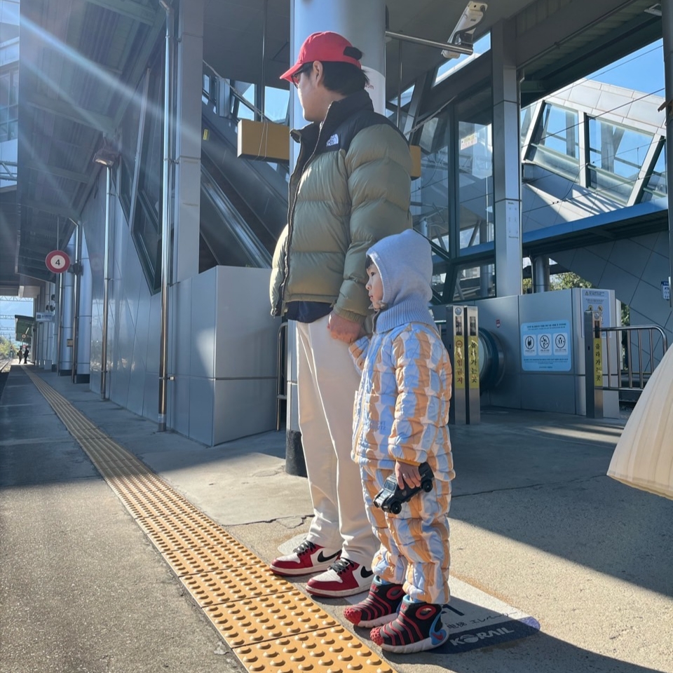 Nike Heritage 86 Futura Washed Cap University Red, Jordan 1 Retro High OG Chicago 2022 착용 스타일