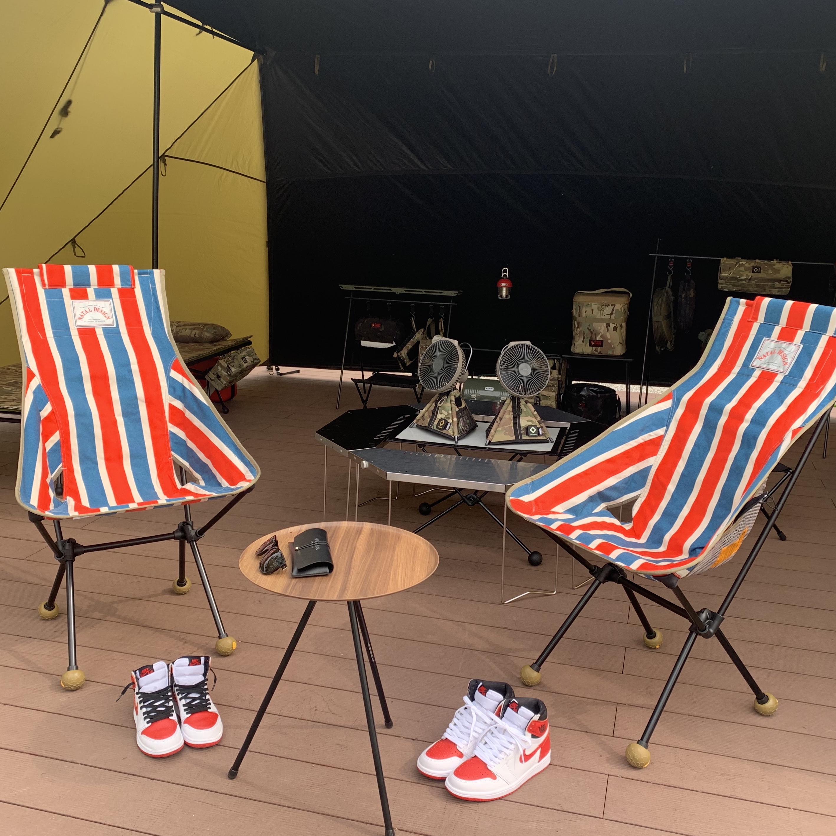 Helinox x Natal Design Sunset Chair Natal Stripe, Jordan 1 Retro High OG Heritage 착용 스타일