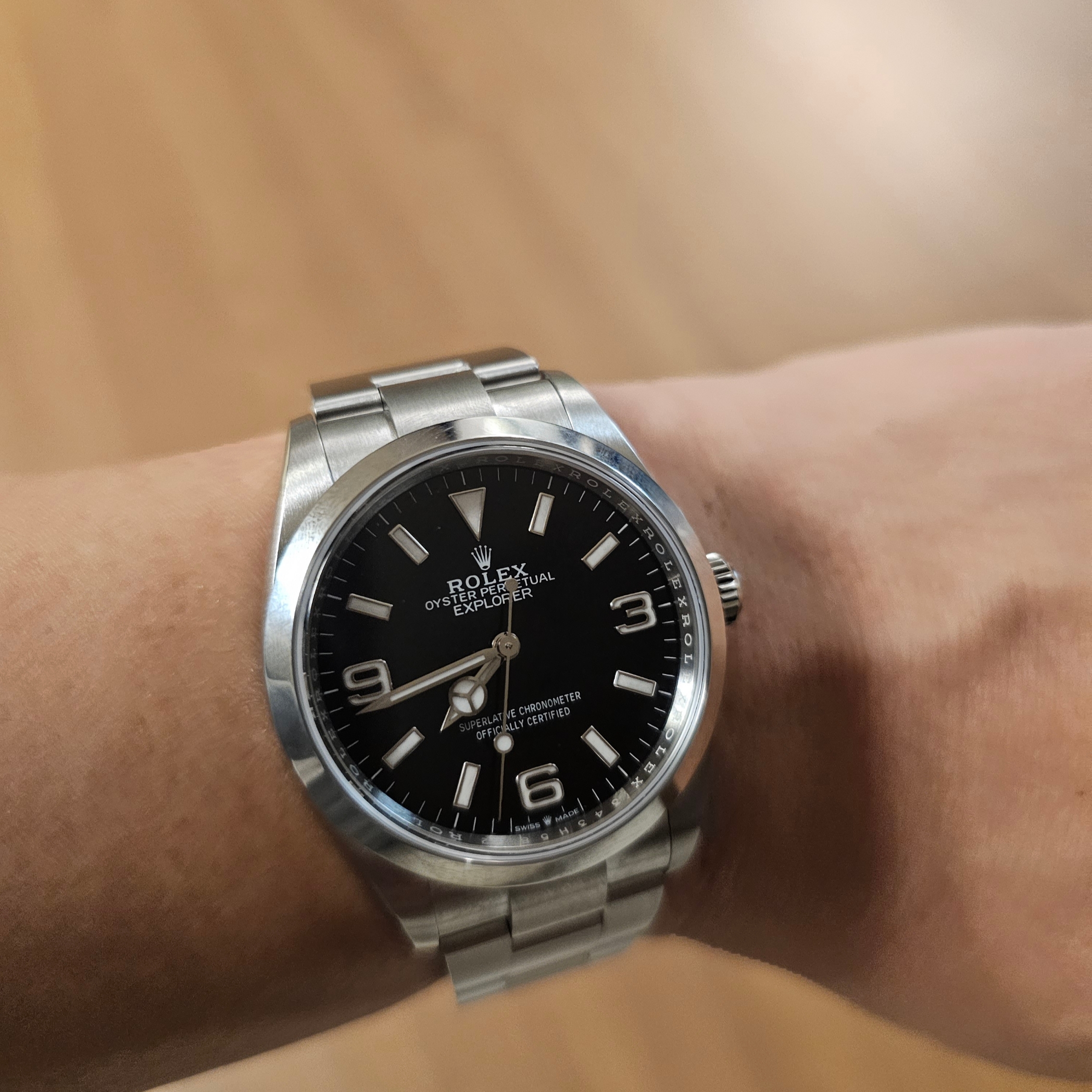 Rolex Explorer 36mm 124270 Black Oyster 착용 스타일