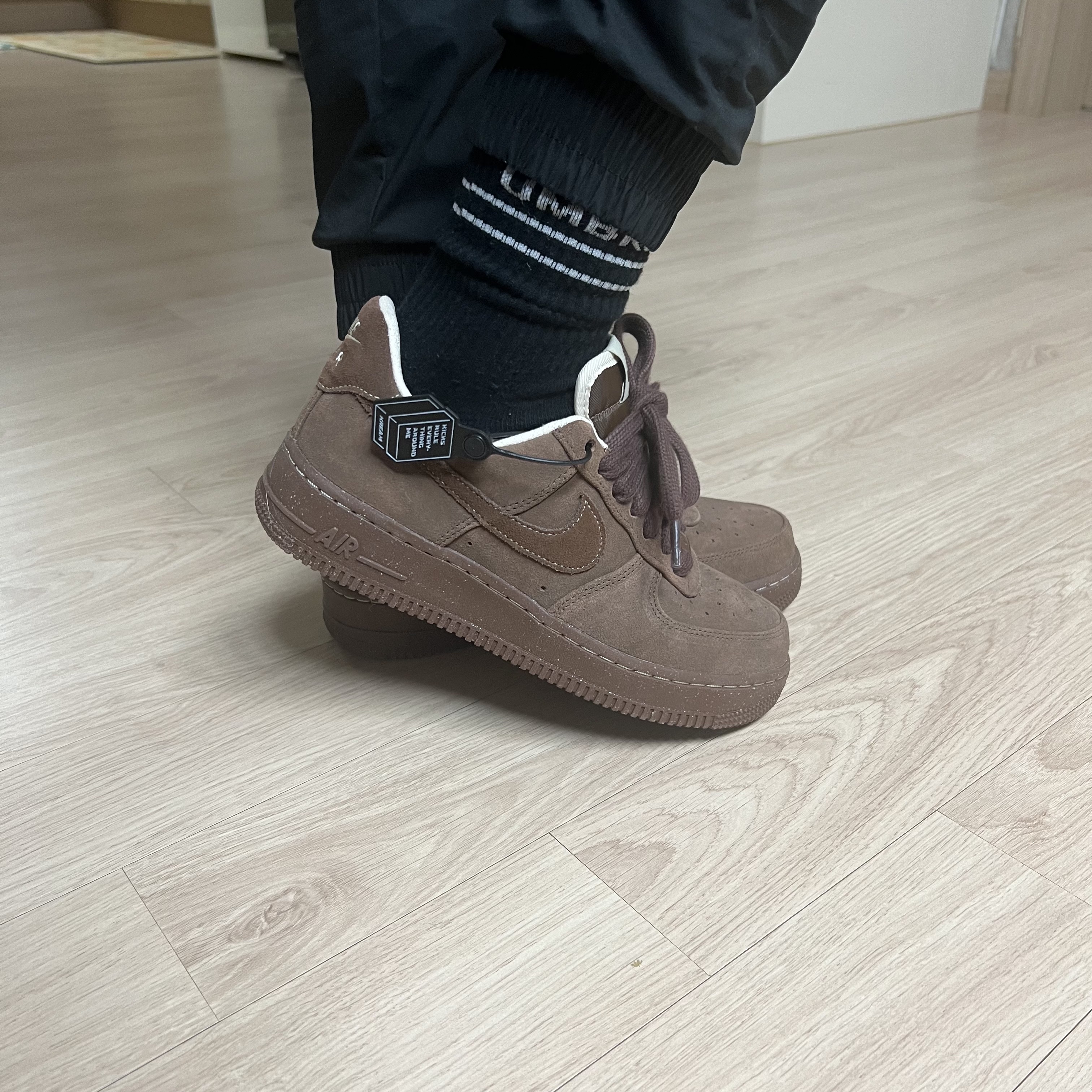 (W) Nike Air Force 1 '07 Cacao Wow 착용 스타일