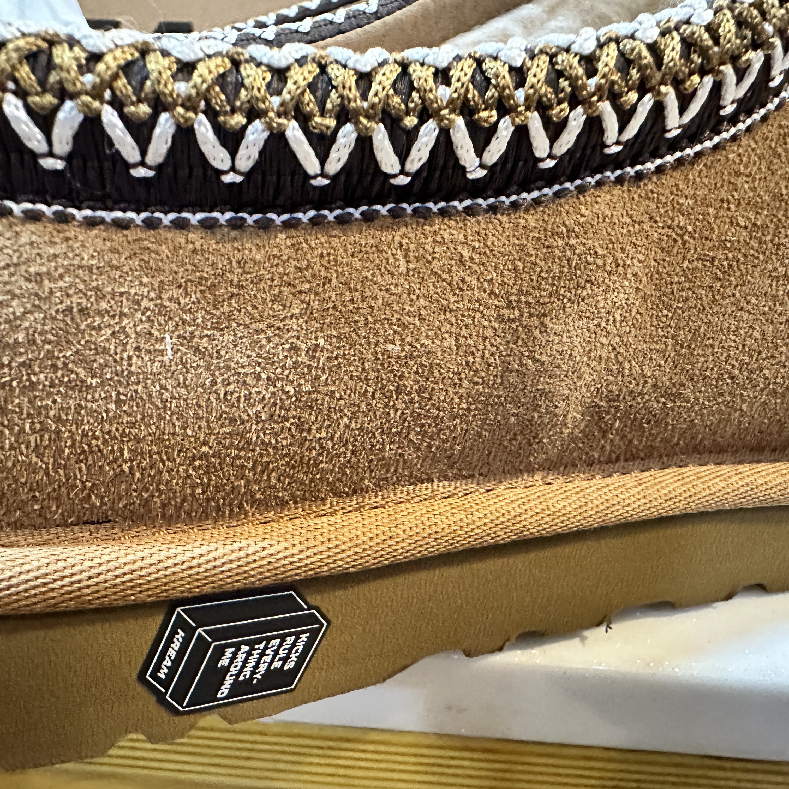 UGG Tasman Slipper Chestnut 착용 스타일