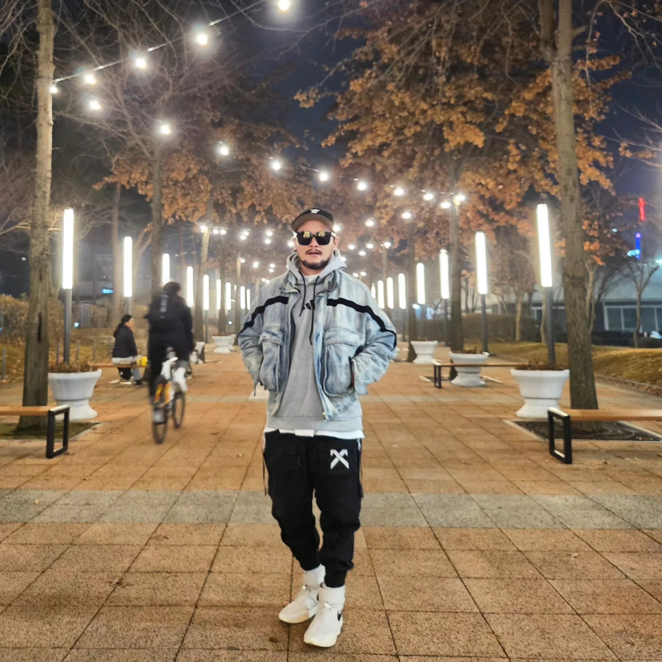 Nike x Fear of God Air Fear of God SA Light Bone 착용 스타일 - 1