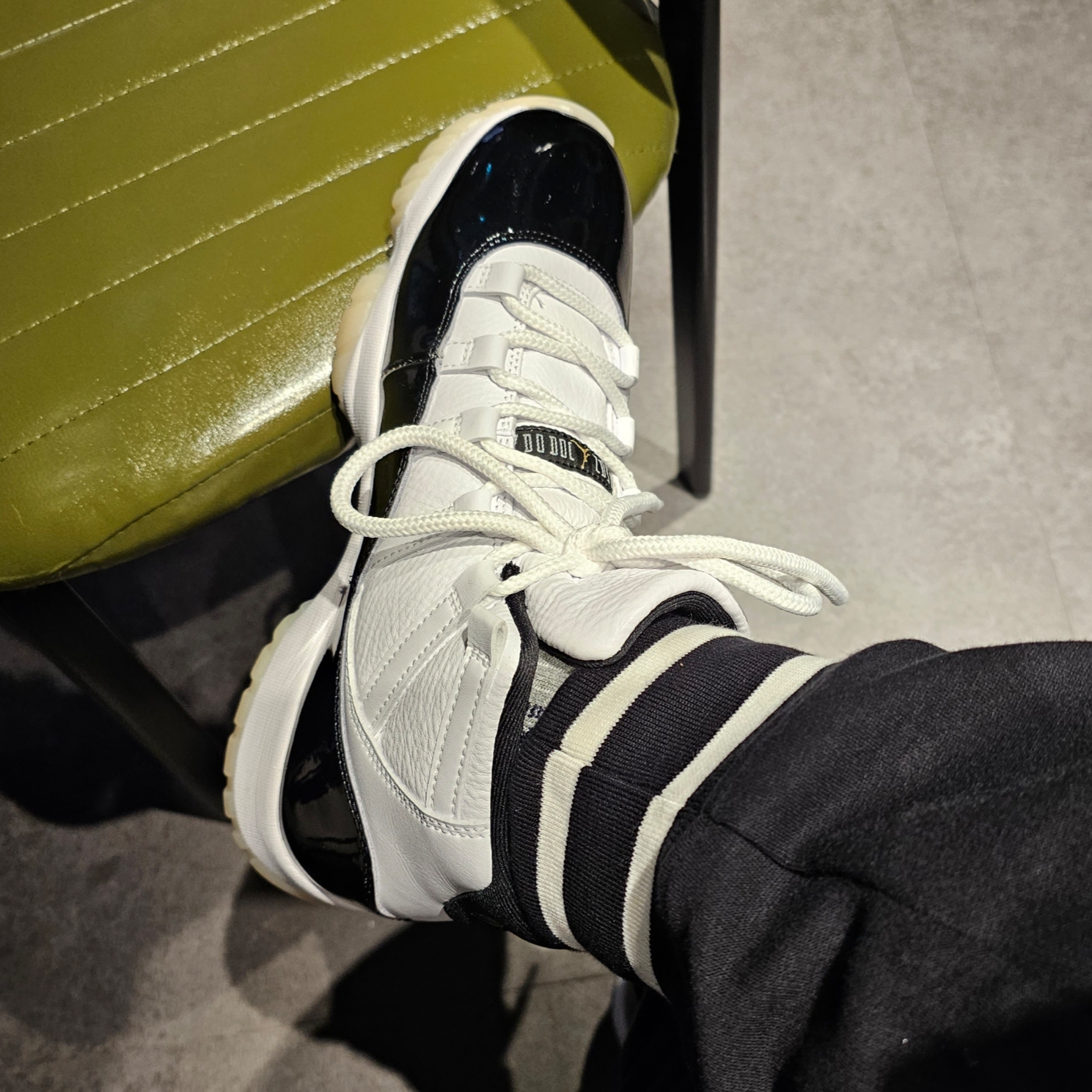Jordan 11 Retro Gratitude 착용 스타일 - 3
