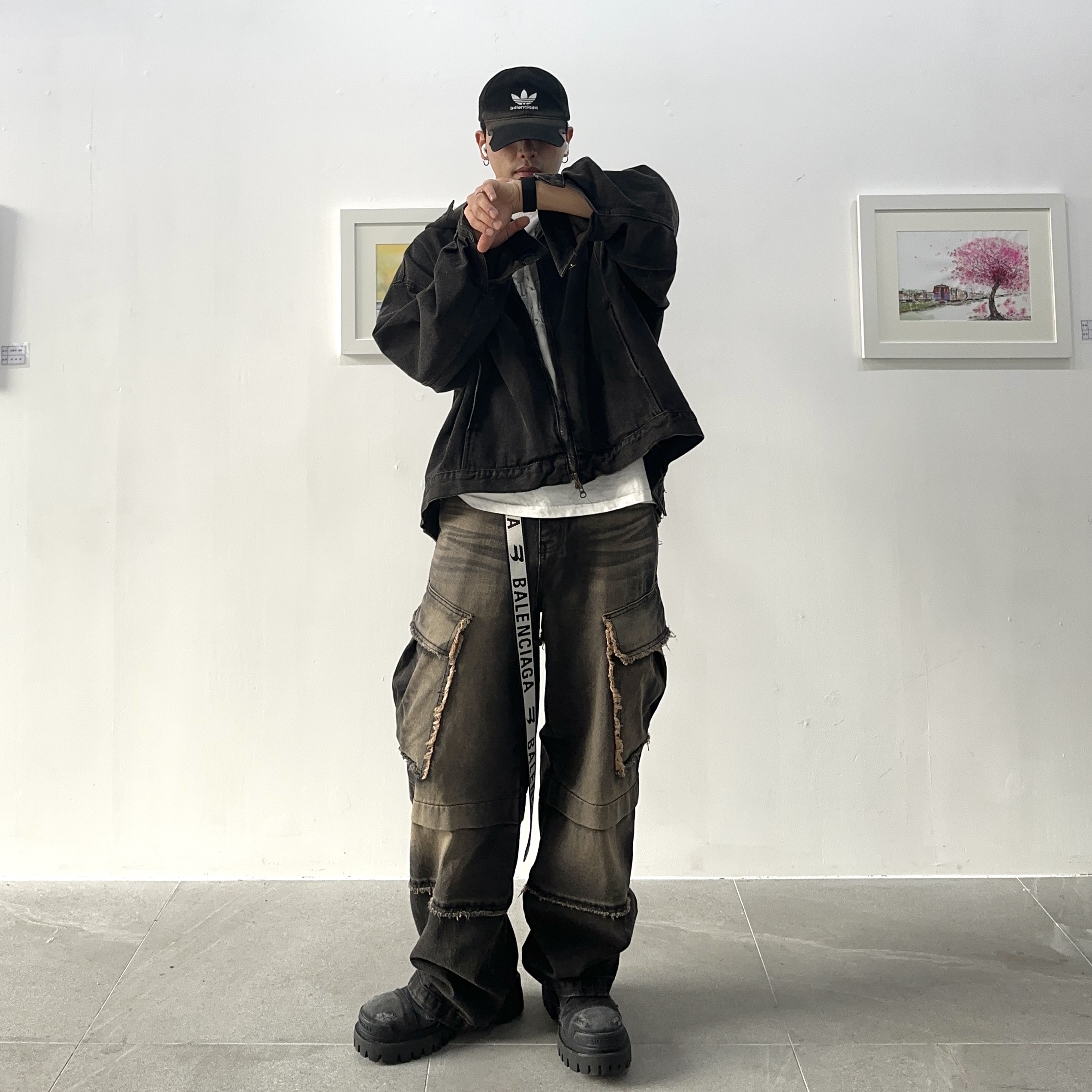 Balenciaga x Adidas Cap Black, Balenciaga D Ring Belt Black 착용 스타일 - 1