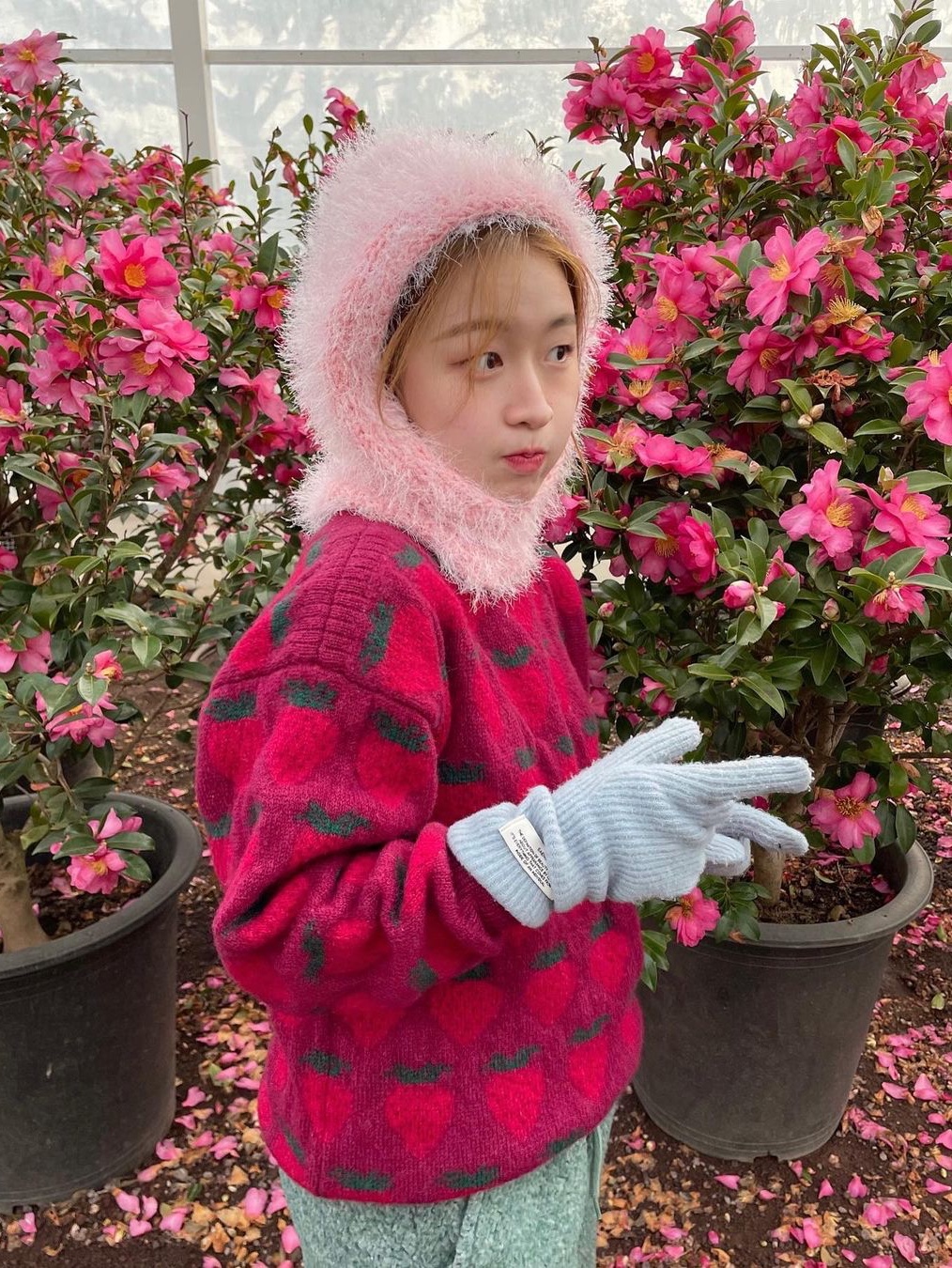Saenginstudios Luv Mood Wool Gloves Gray, Saenginstudios Luv Mood Wool Gloves Blue 착용 스타일