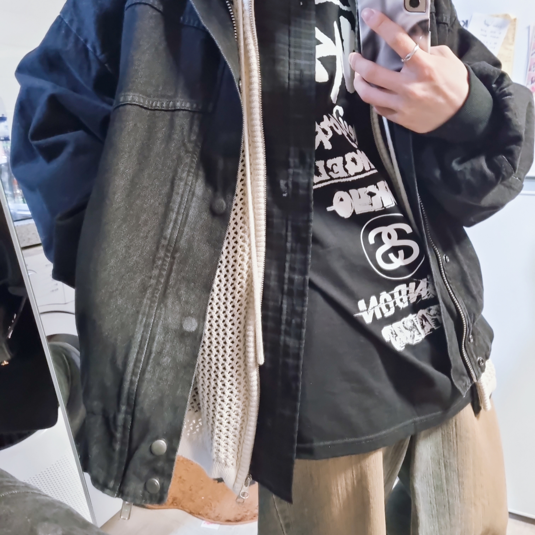 Diesel C-Seymon Treated Denim Baseball Cap Blue White, Stussy Tour T-Shirt Black 착용 스타일 - 4