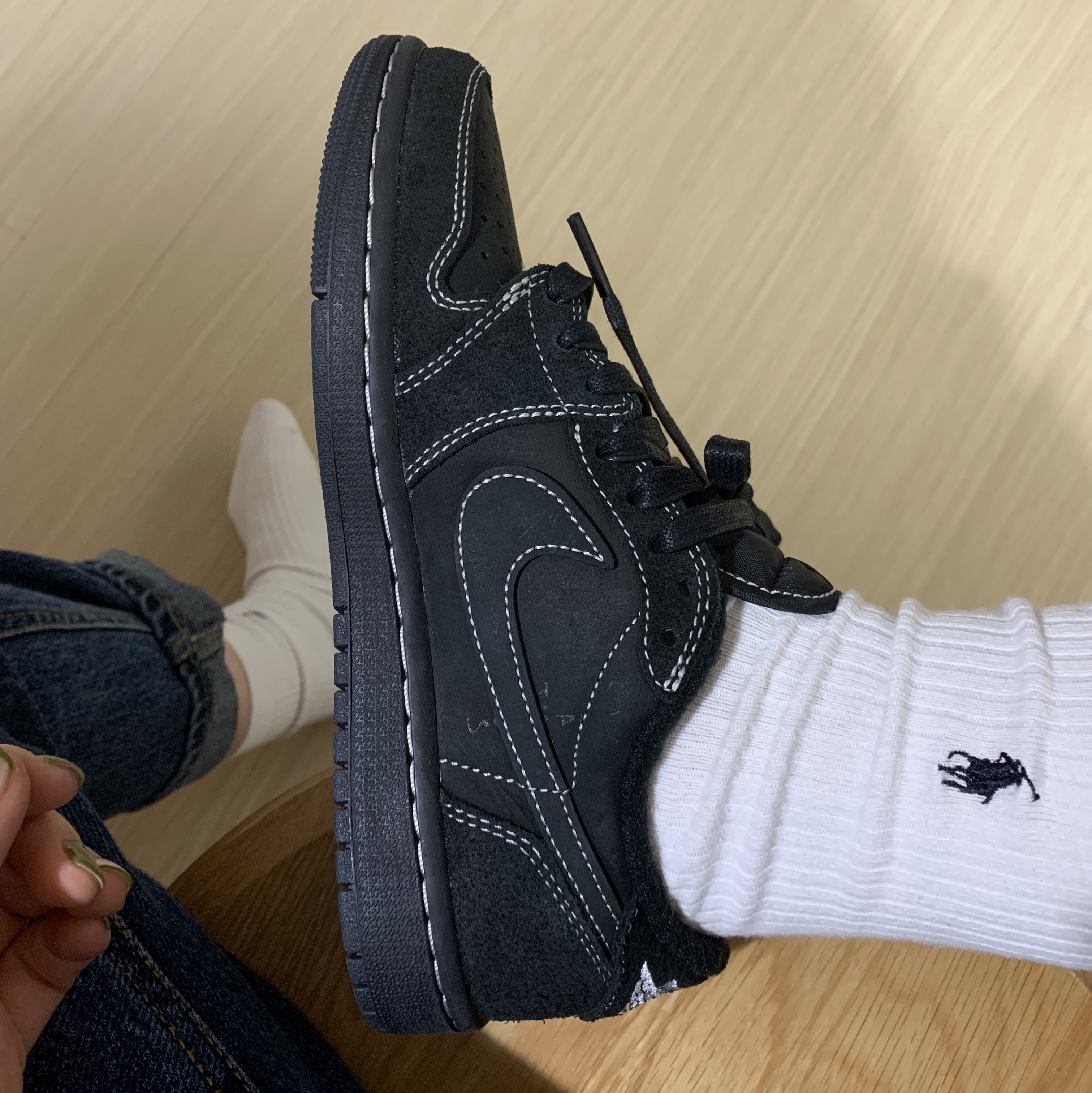 Jordan 1 x Travis Scott Retro Low OG SP Black Phantom 착용 스타일