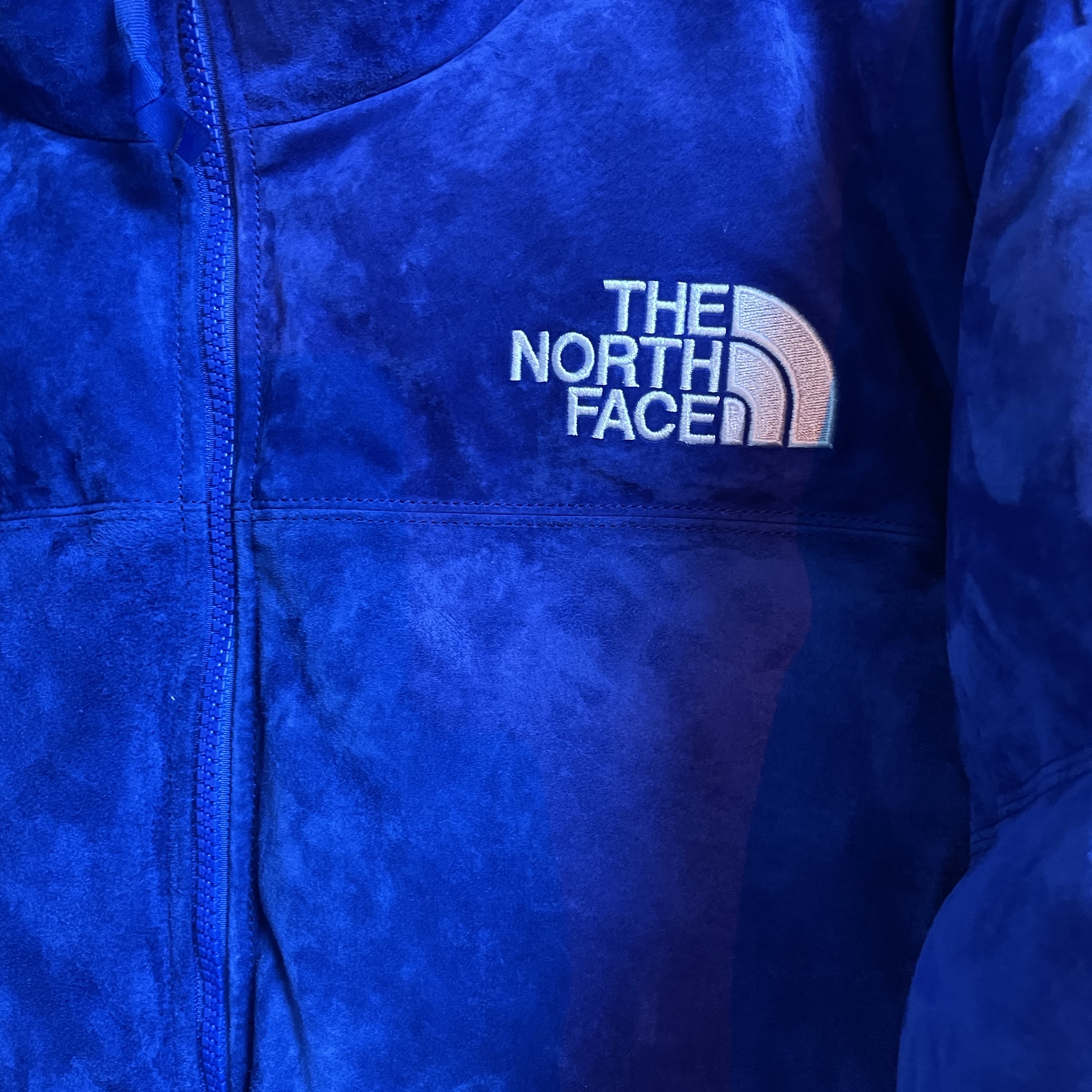 Supreme x The North Face Suede Nuptse Jacket Blue - 23FW 착용 스타일 - 5
