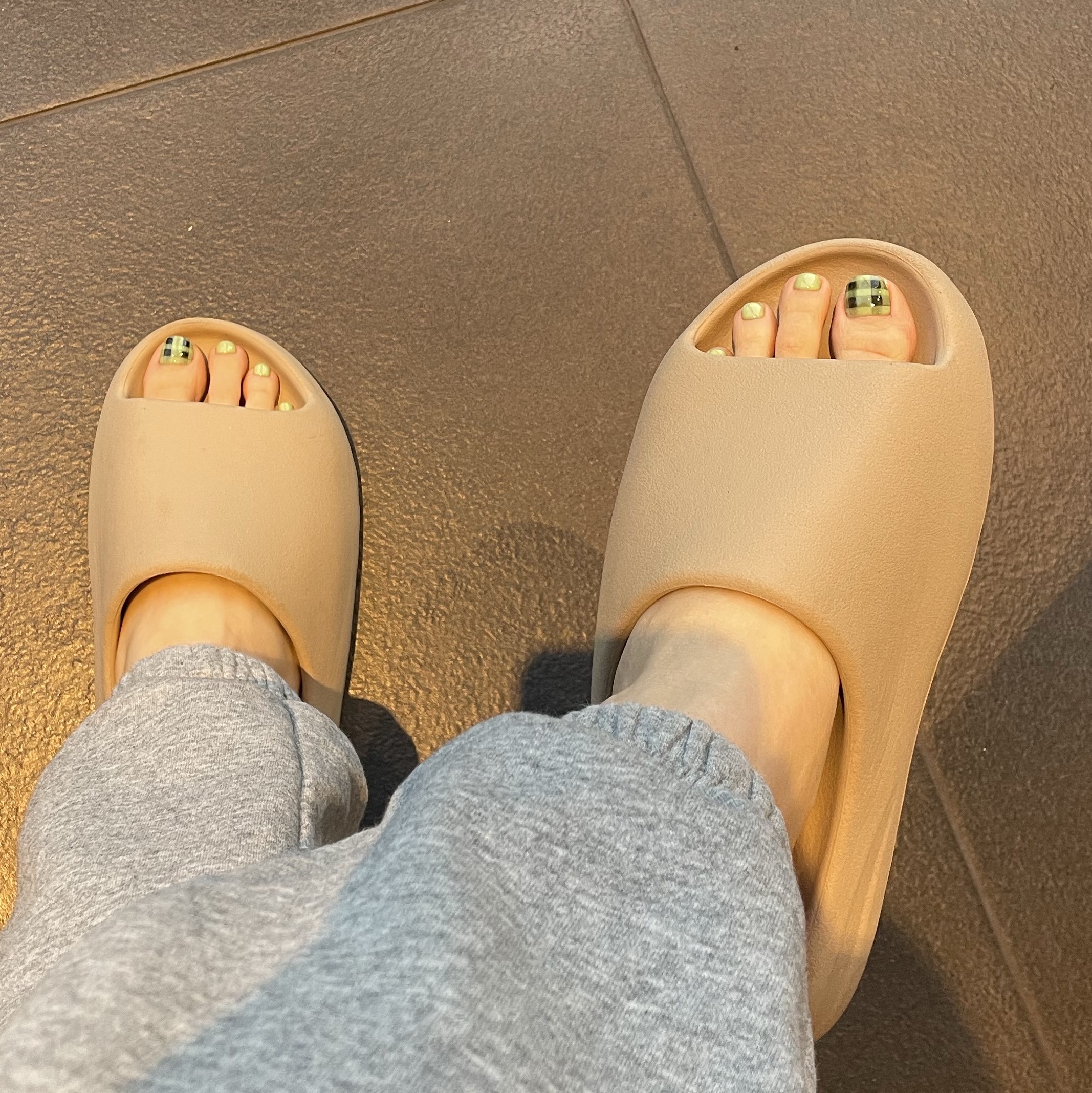 Adidas Yeezy Slide Pure - Re-Release Ver. 착용 스타일