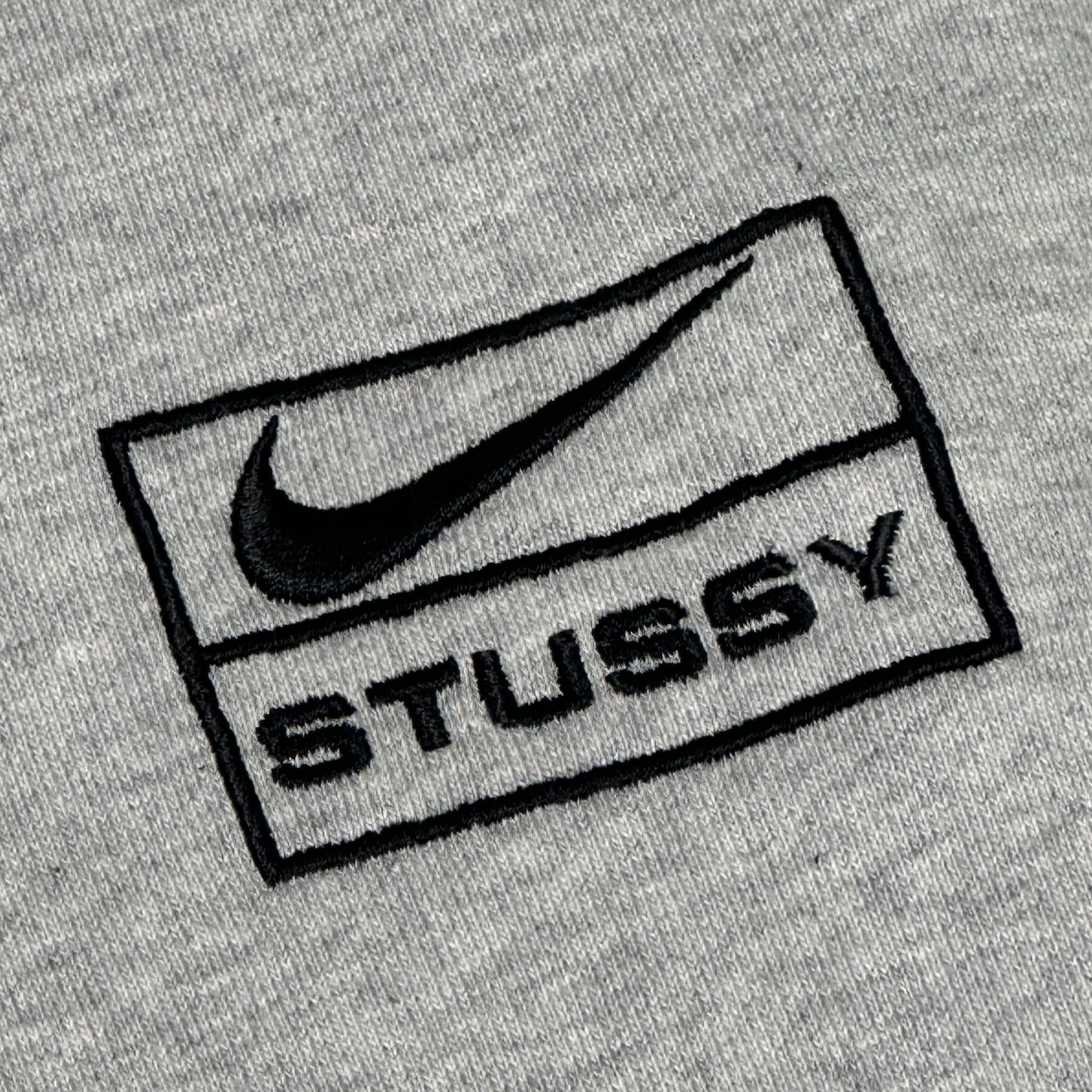 Nike x Stussy Full Zip Fleece Hoodie Grey Heather (FJ9181-050), Nike x Stussy NRG Fleece Crewneck Dark Grey Heather (DO9337-063) 착용 스타일 - 4