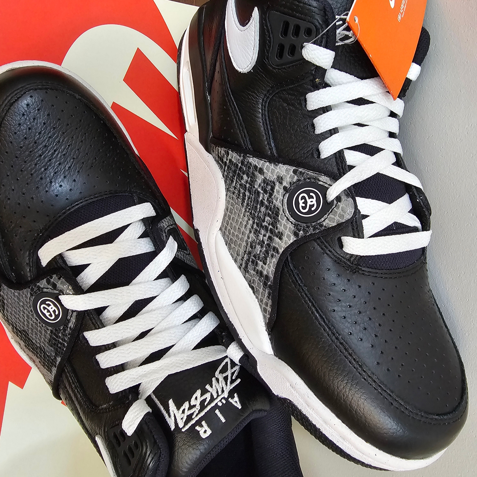 Nike x Stussy Air Flight 89 Low Black White 착용 스타일 - 2