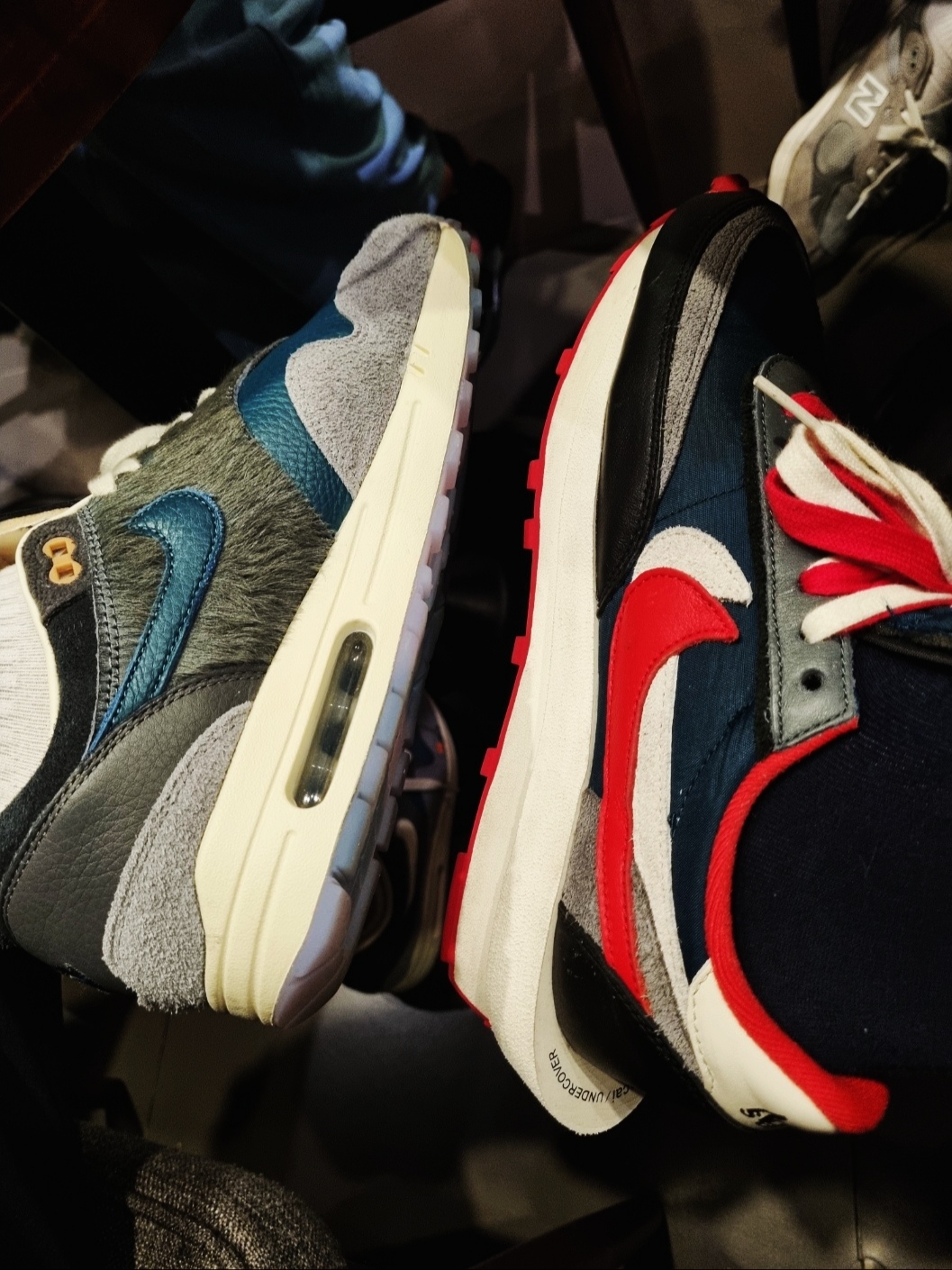 New Balance 993 Made in USA Grey - D Standard, Nike x Sacai x Undercover LDWaffle Midnight Spruce University Red 착용 스타일