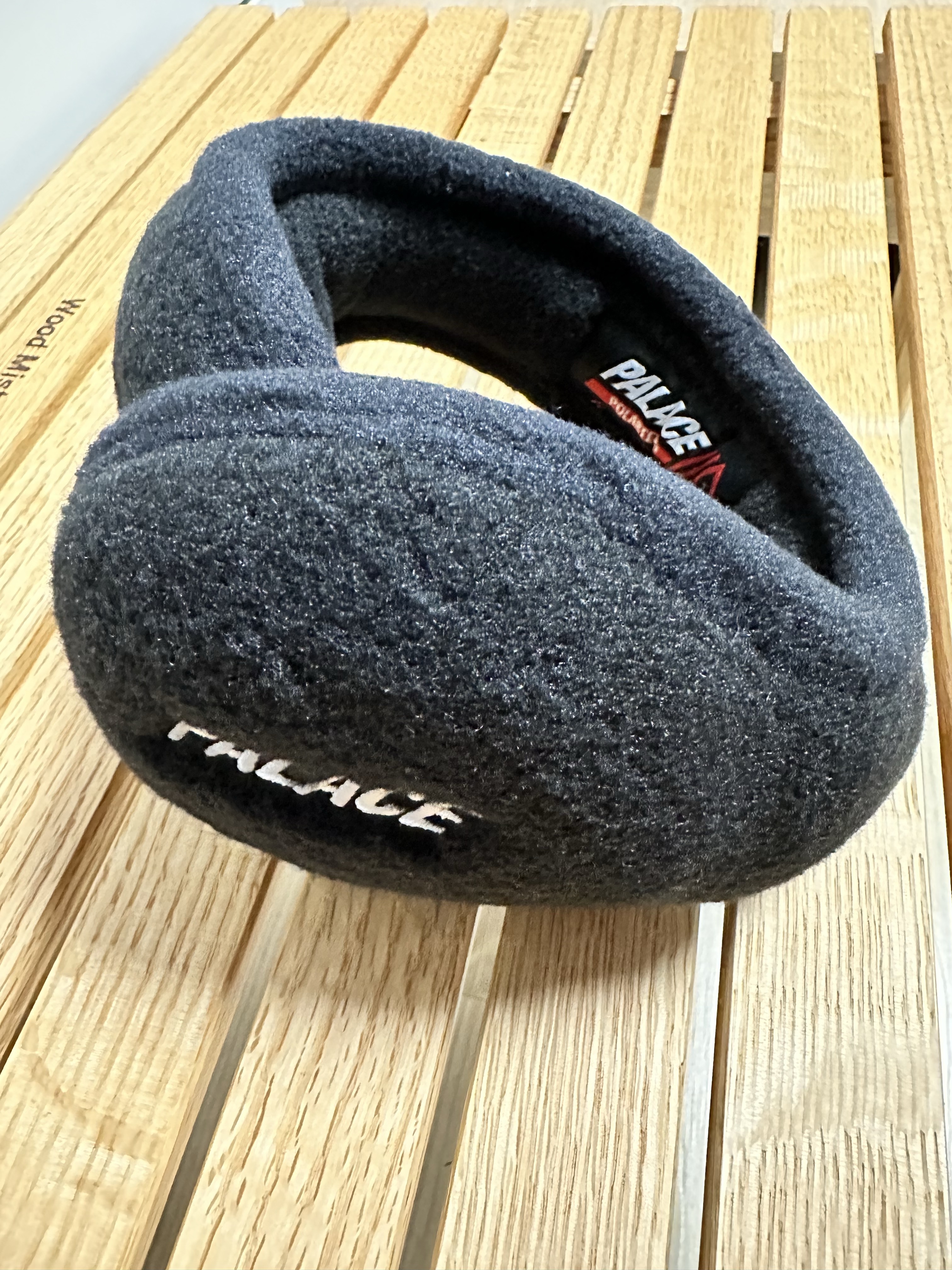 Palace Polartec Earwarmer Black - 23FW 착용 스타일