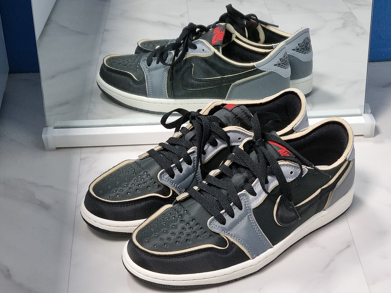 Jordan 1 Retro Low OG EX Black and Smoke Grey 착용 스타일 - 4