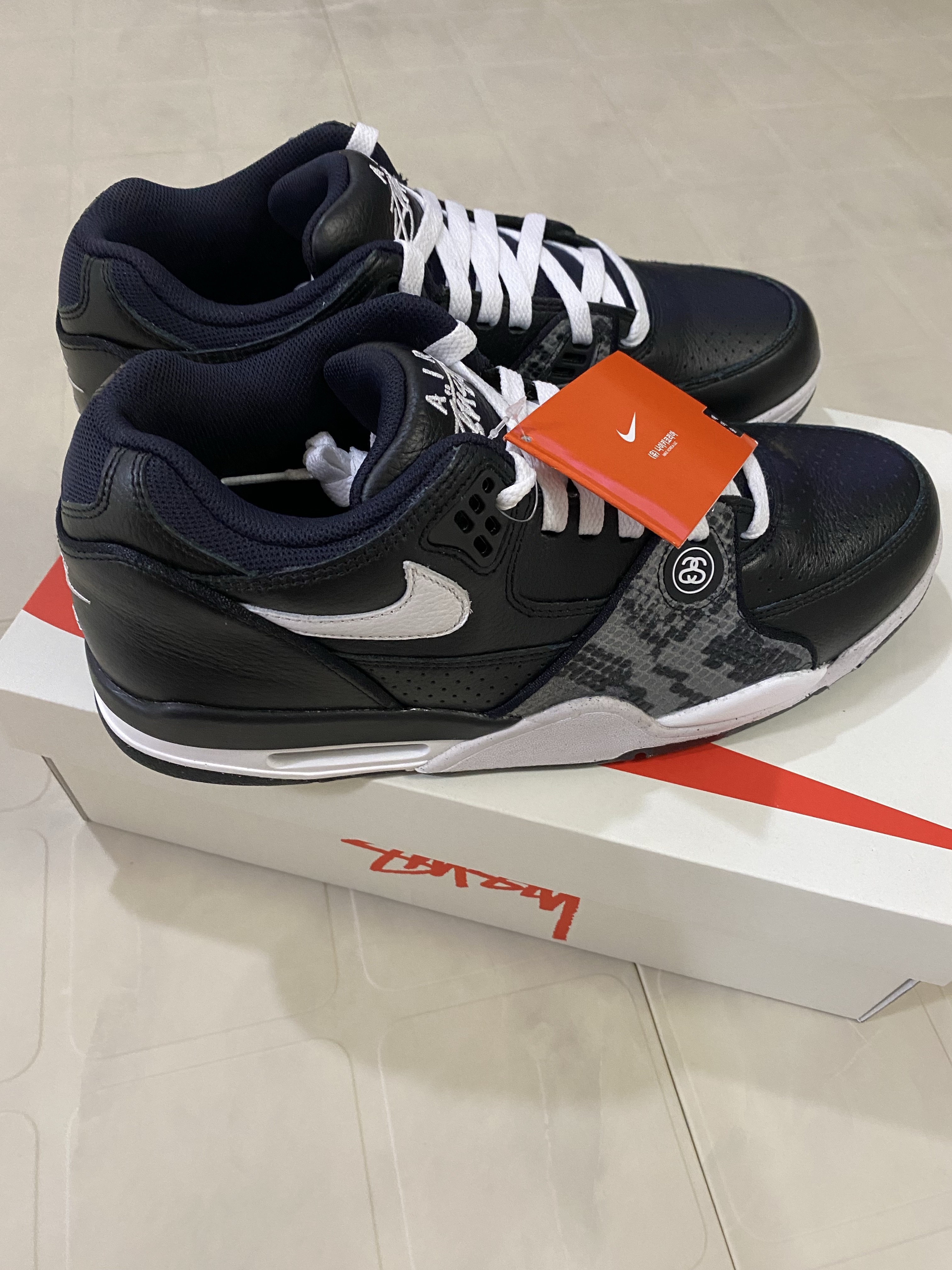 Nike x Stussy Air Flight 89 Low Black White 착용 스타일 - 3