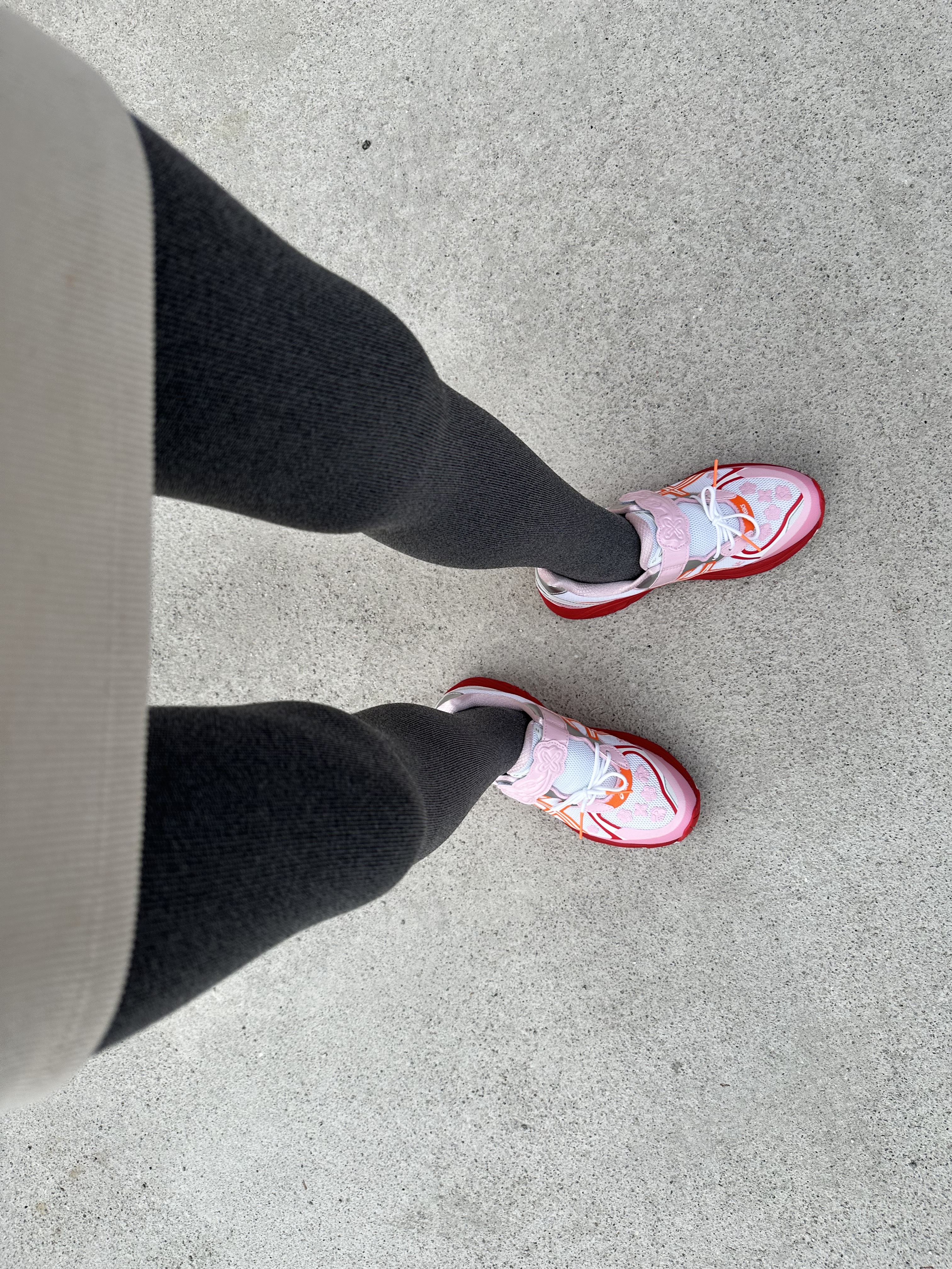 Asics x Cecilie Bahnsen GT-2160 White Habanero 착용 스타일 - 2