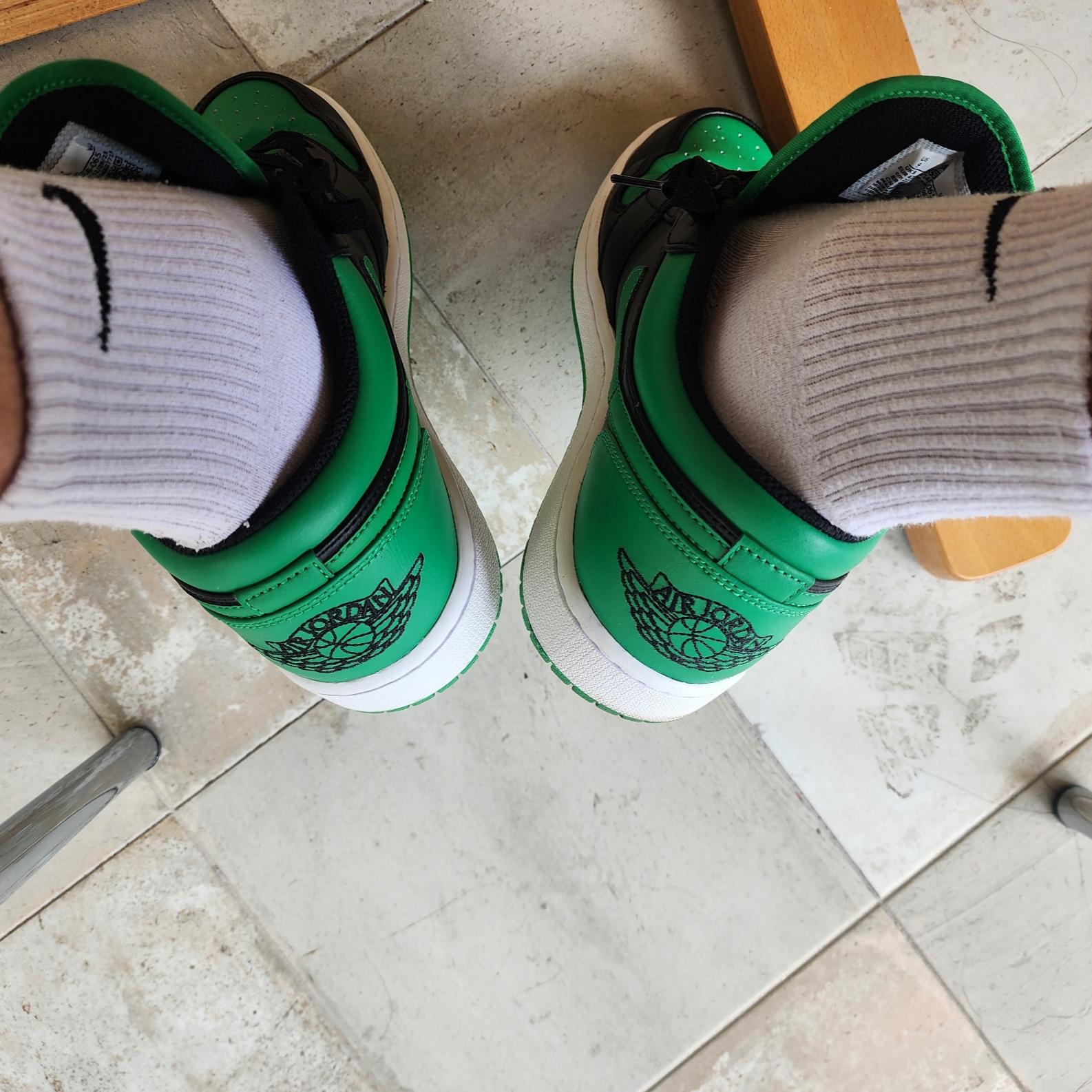 Jordan 1 Low Lucky Green 착용 스타일 - 4