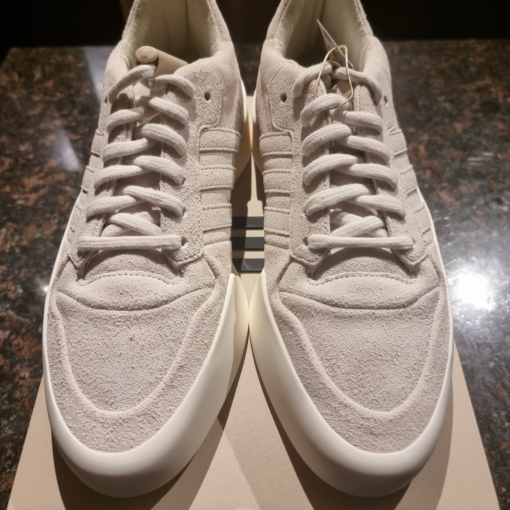 Adidas x Fear of God Athletics 86 Low Sesame, Adidas x Fear of God Athletics 86 Low Clay 착용 스타일 - 3