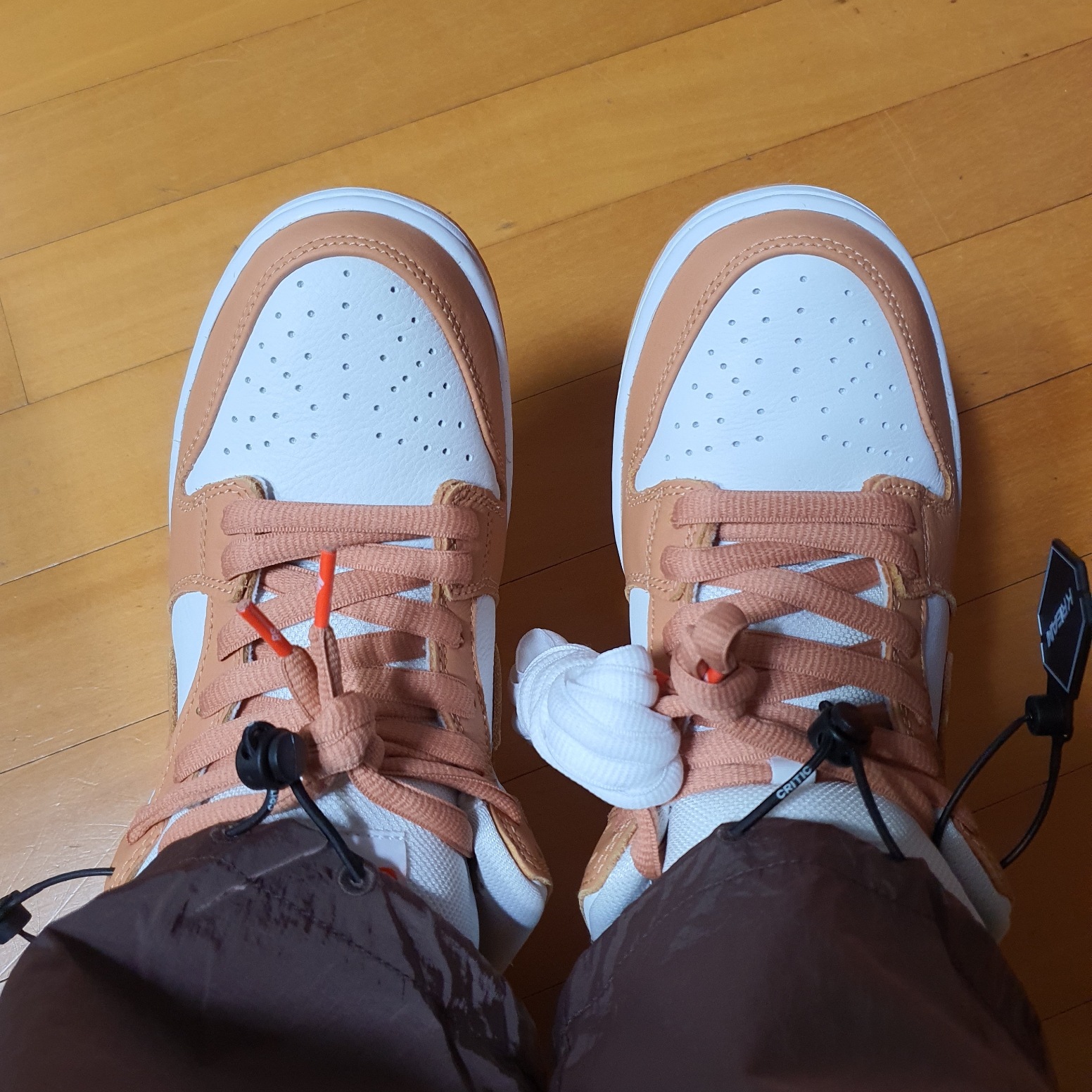 Nike SB Dunk Low Pro Light Cognac 착용 스타일
