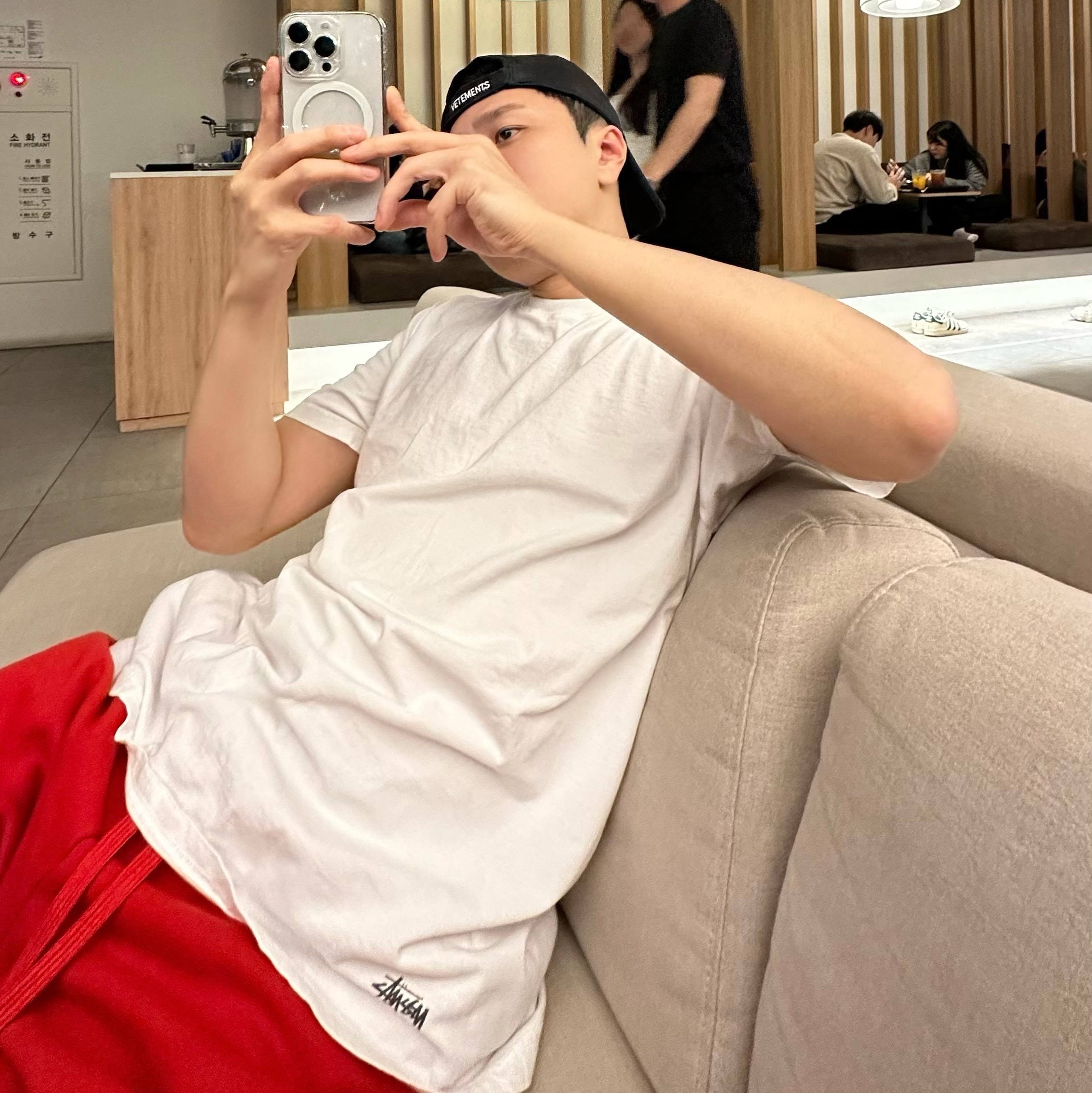 Stussy Undershirt White (3 Pack) 착용 스타일
