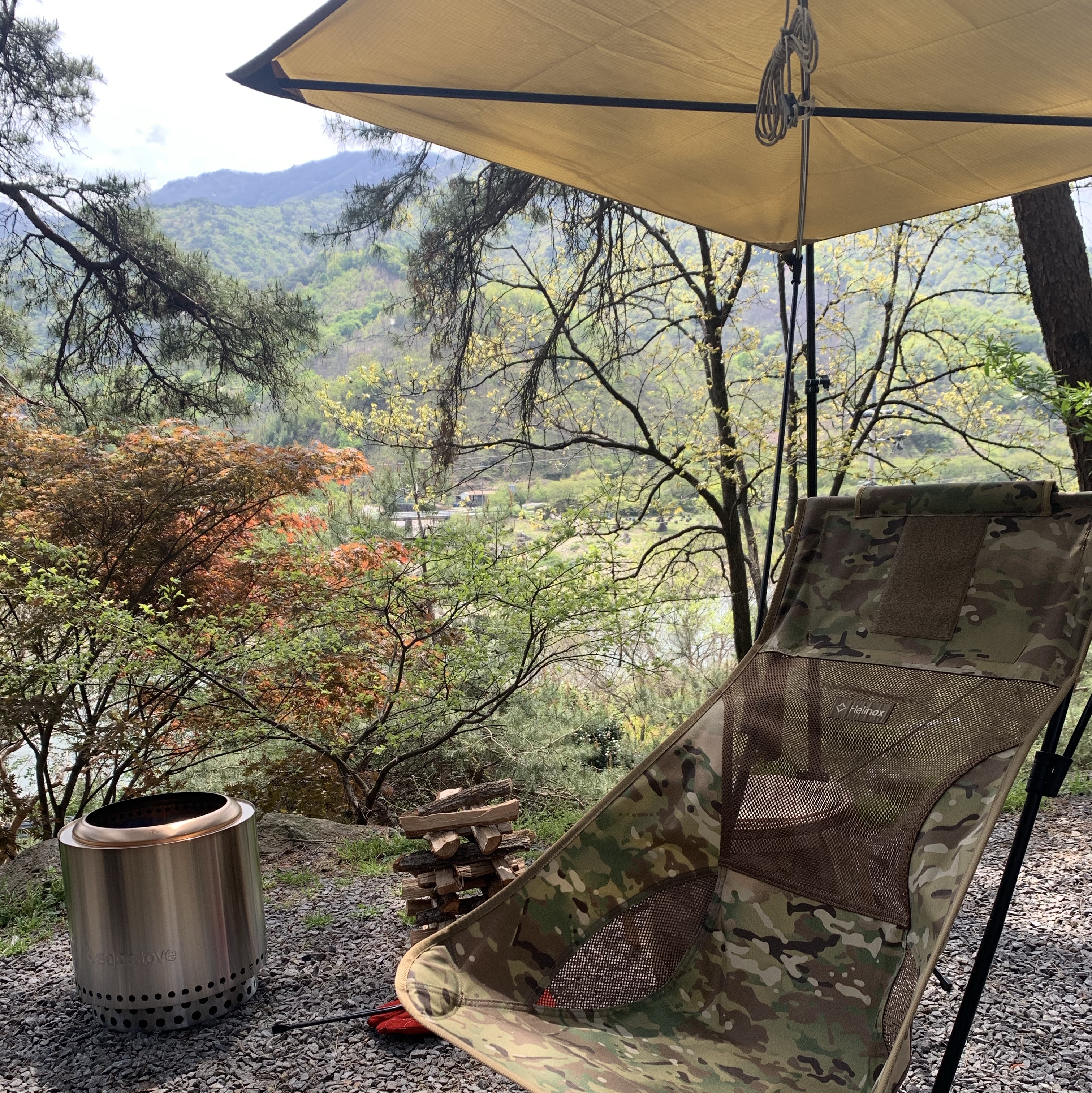 Helinox Personal Shade Coyote Tan (Without Frame), Helinox Sunset Chair Multicam 착용 스타일 - 1