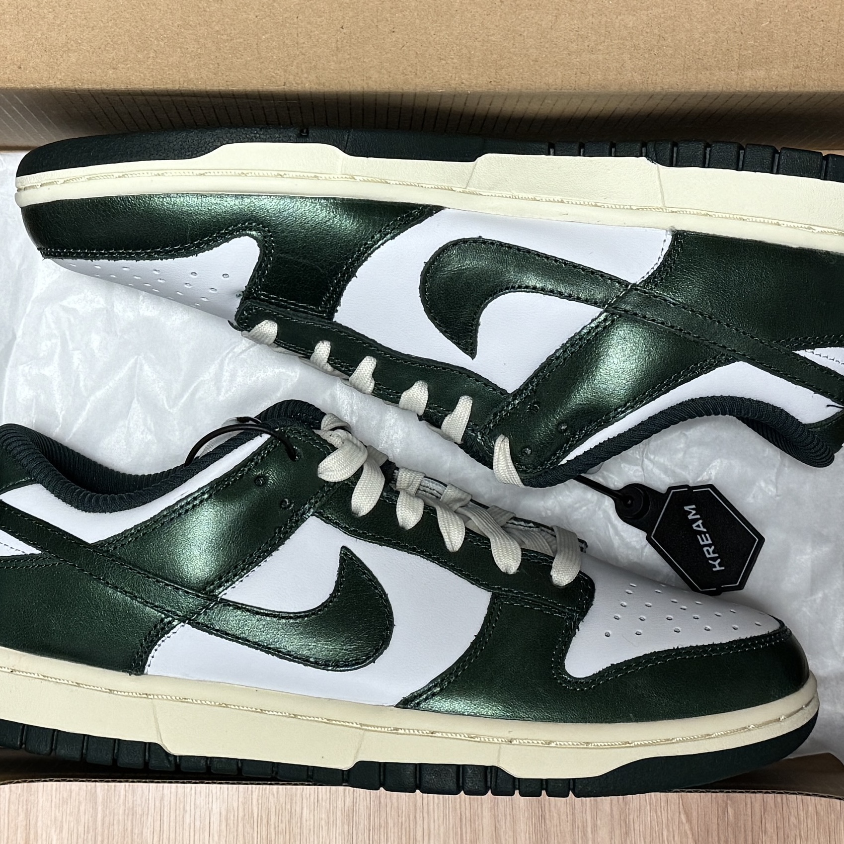 (W) Nike Dunk Low Vintage Green 착용 스타일