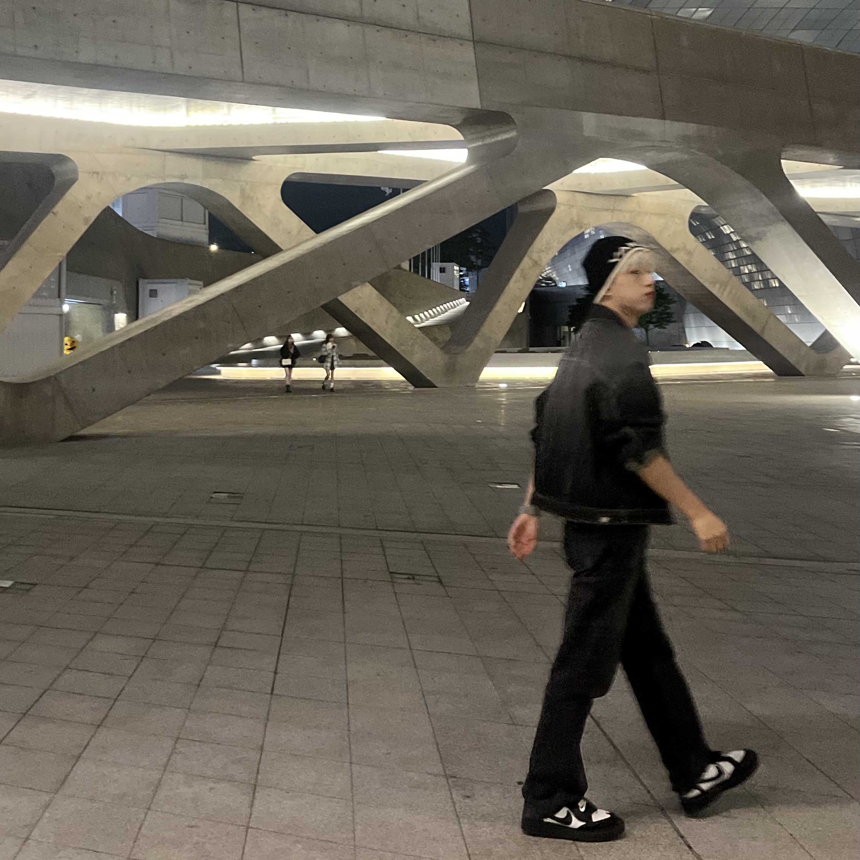 Nike x Peaceminusone Kwondo1 Black and White 착용 스타일 - 2