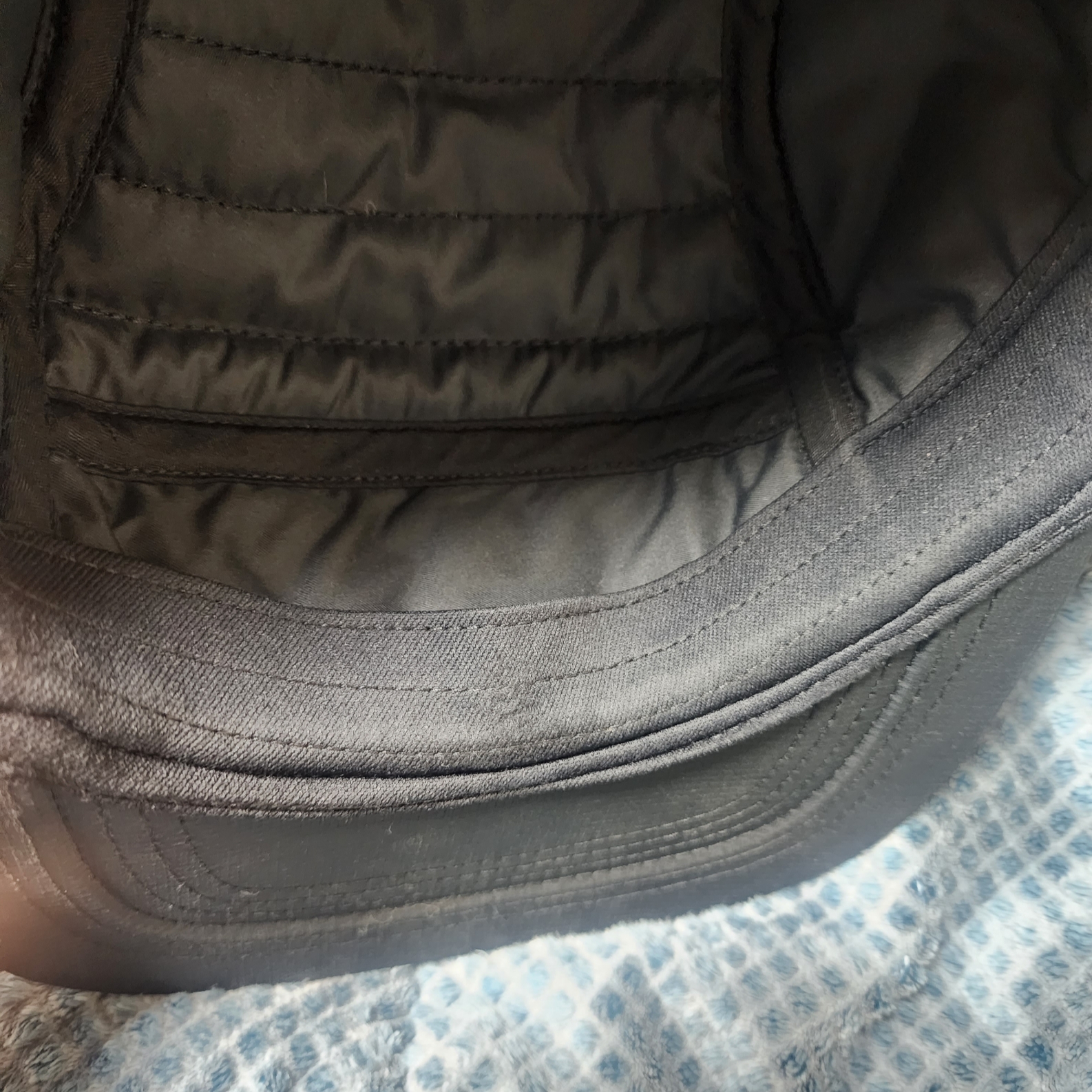 Nike ACG AW84 Padded Cap Black 착용 스타일 - 2