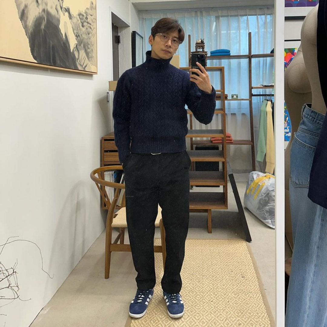 Adidas Gazelle Collegiate Navy 착용 스타일 - 2