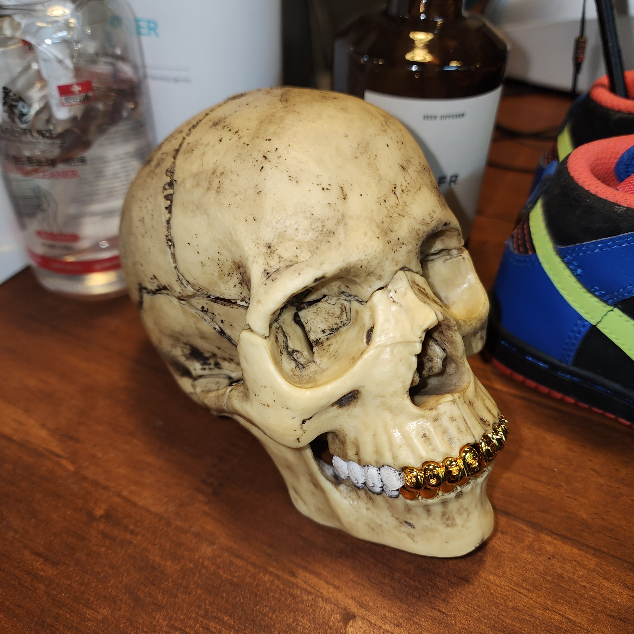 Supreme 4D Model Human Skull Natural - 23FW 착용 스타일