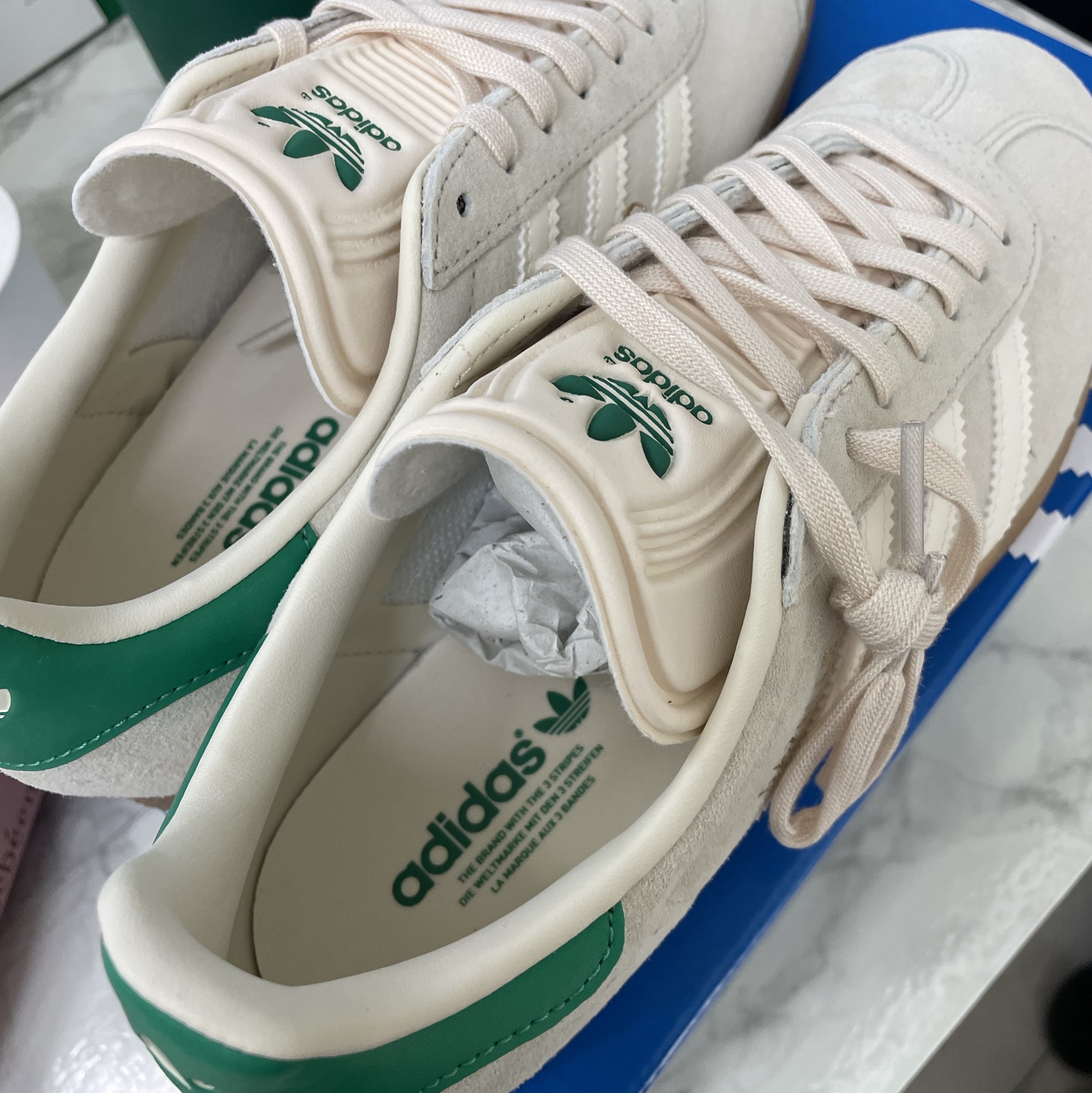 (W) Adidas Gazelle Wonder White Cream White 착용 스타일