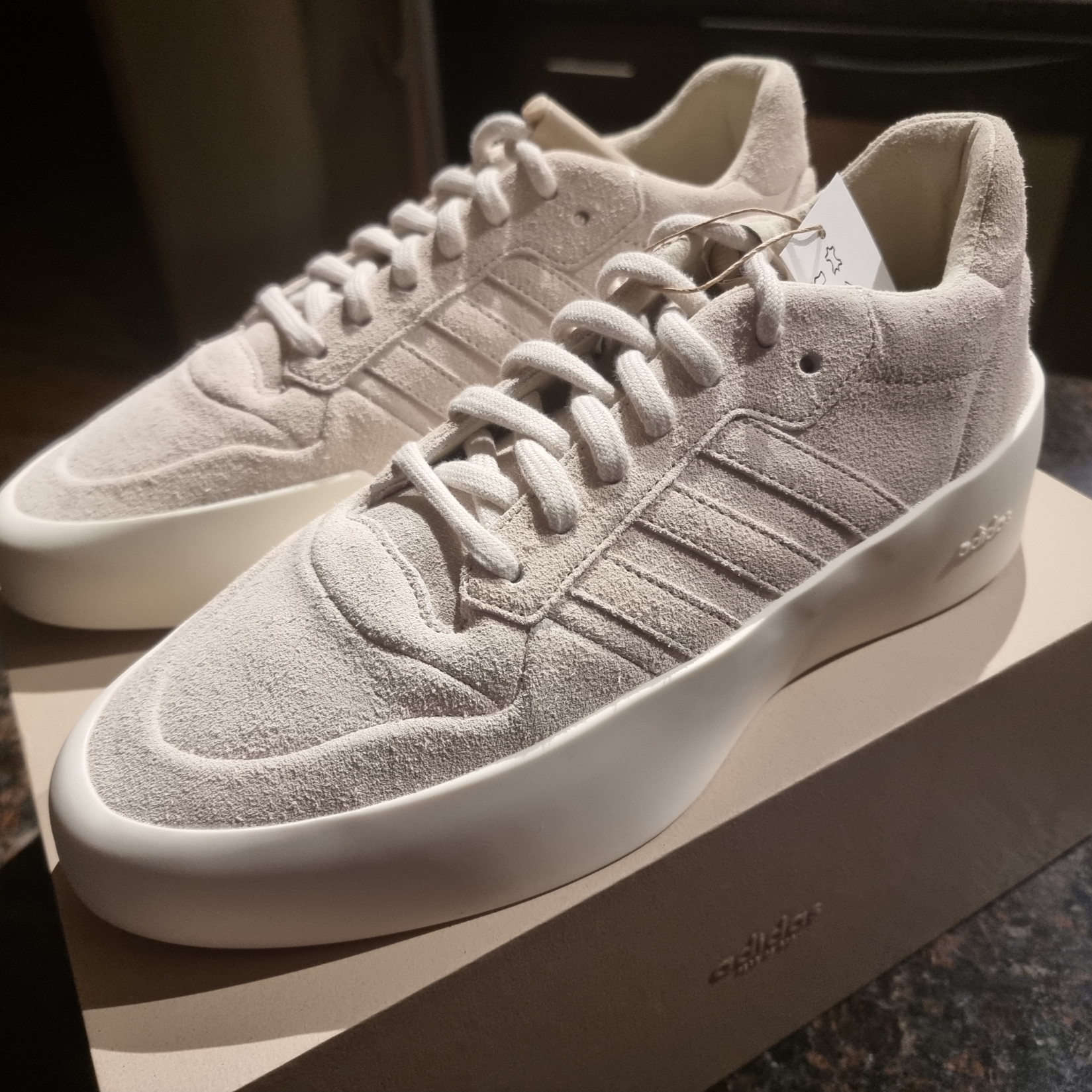 Adidas x Fear of God Athletics 86 Low Sesame, Adidas x Fear of God Athletics 86 Low Clay 착용 스타일 - 1