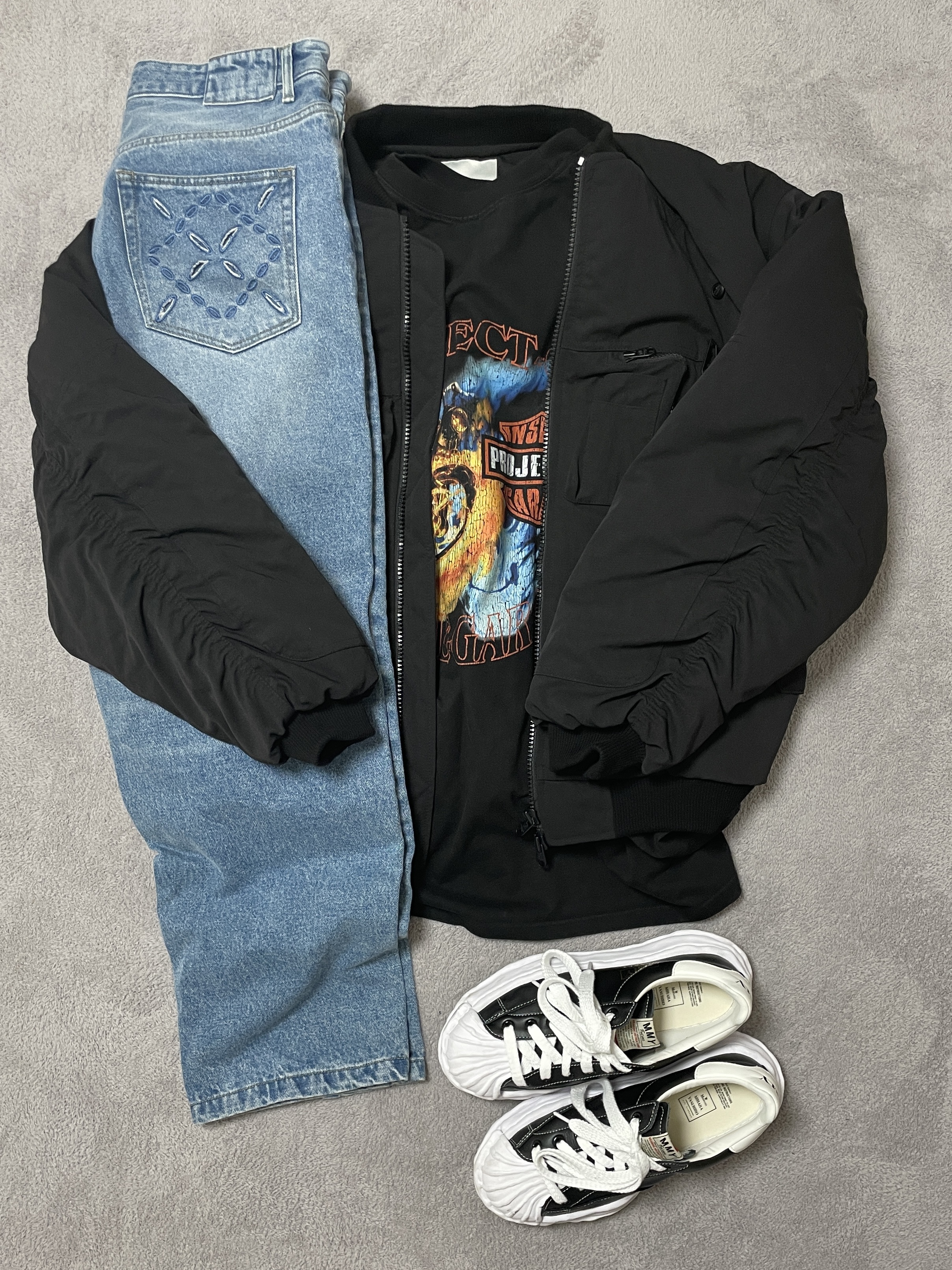 Maison Mihara Yasuhiro Blakey OG Sole Leather Low-top Sneakers Black 착용 스타일 - 4