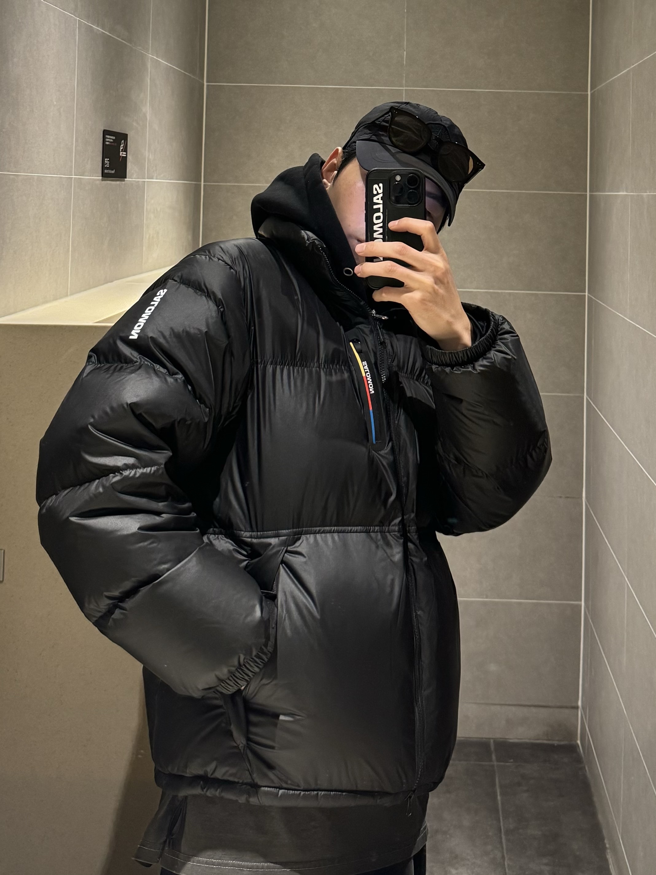 Salomon Contour Down Jacket Black, Salomon x Atmos ACS + CSWP Delicioso Bleached Sand 착용 스타일 - 1