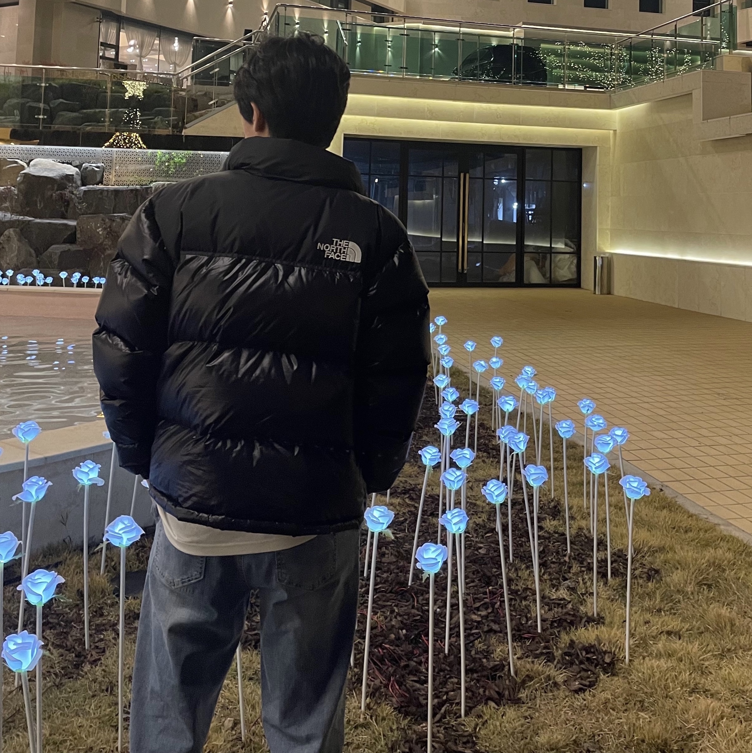 The North Face 1996 Eco Nuptse Jacket Real Black 착용 스타일
