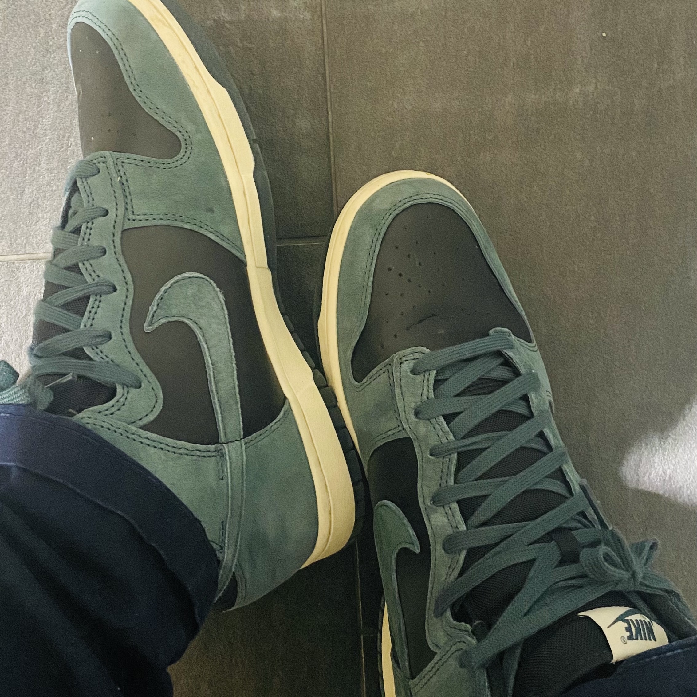 Nike Dunk High Retro PRM Faded Spruce 착용 스타일