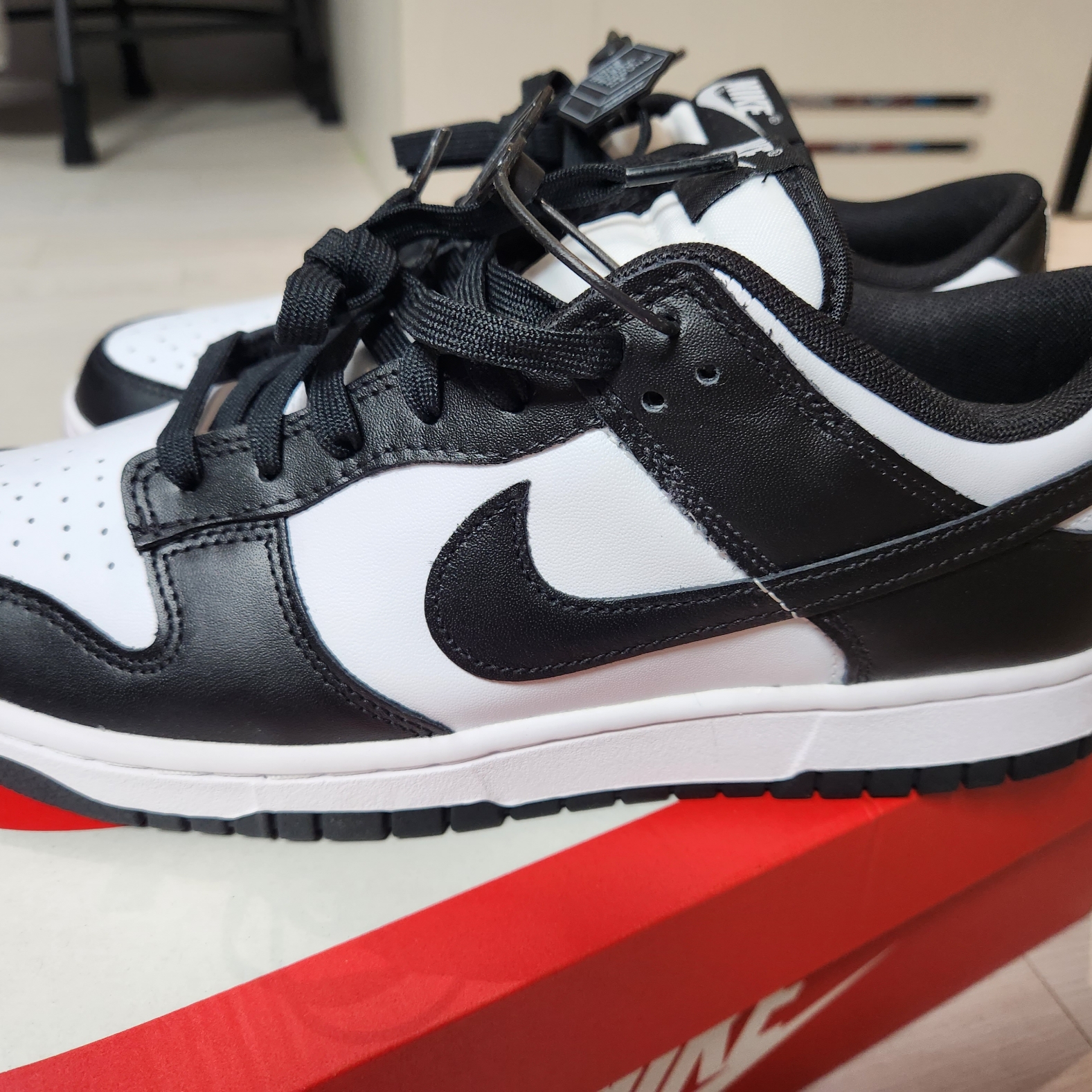 Nike Dunk Low Retro Black 착용 스타일 - 3