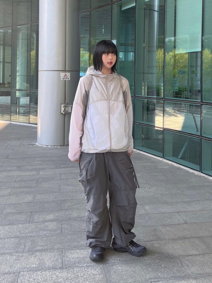 Art of Field Mix Packable Jacket Light Gray 착용 스타일 - 1