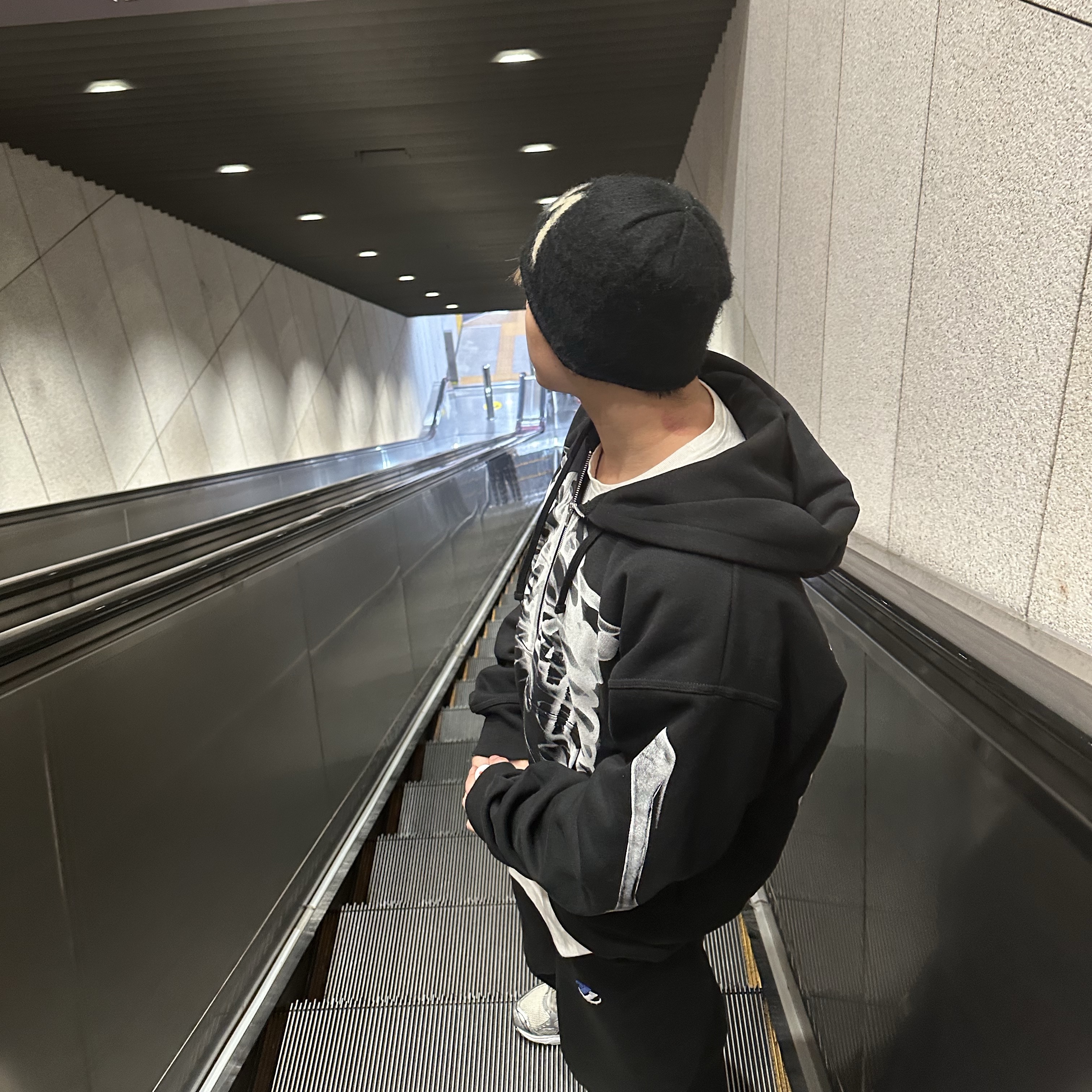 Stussy Rib Cage Zip Hoodie Black White, Stussy Brushed Out Stock Skullcap Beanie Black 착용 스타일